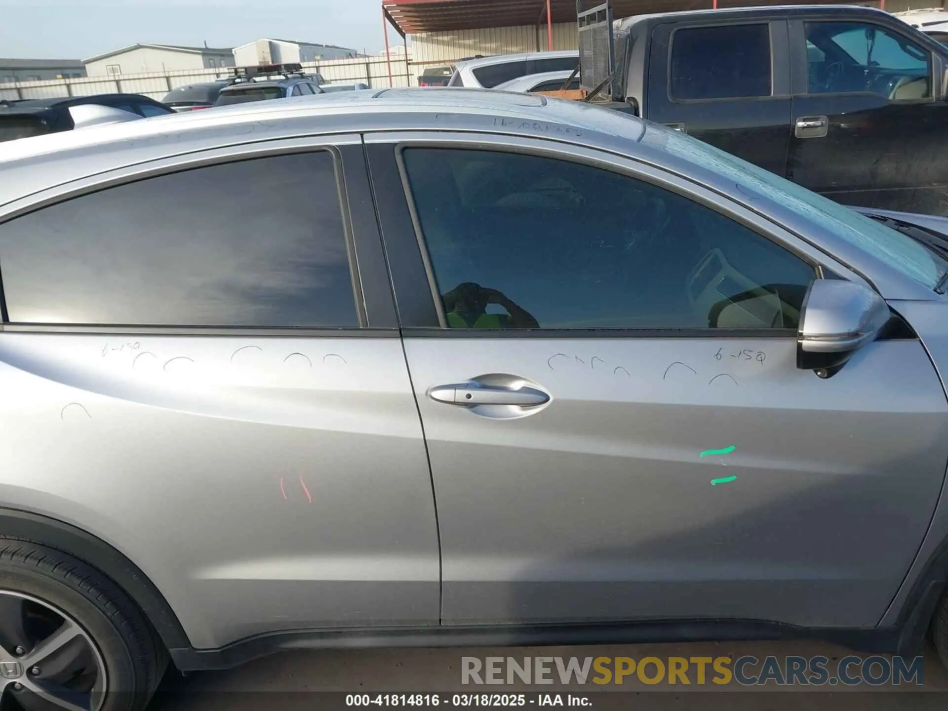 13 Photograph of a damaged car 3CZRU5H51NM732256 HONDA HR-V 2022