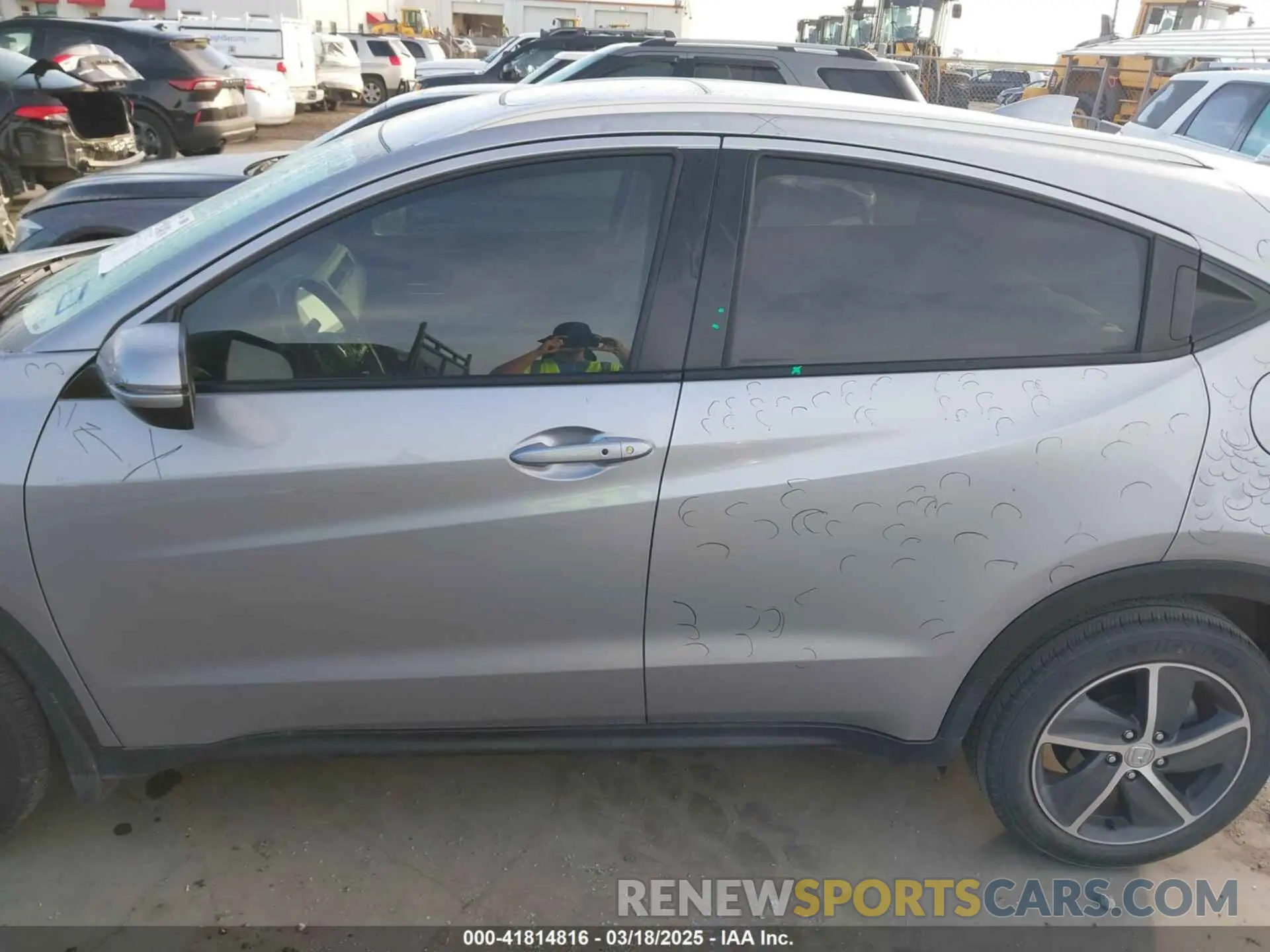 14 Photograph of a damaged car 3CZRU5H51NM732256 HONDA HR-V 2022
