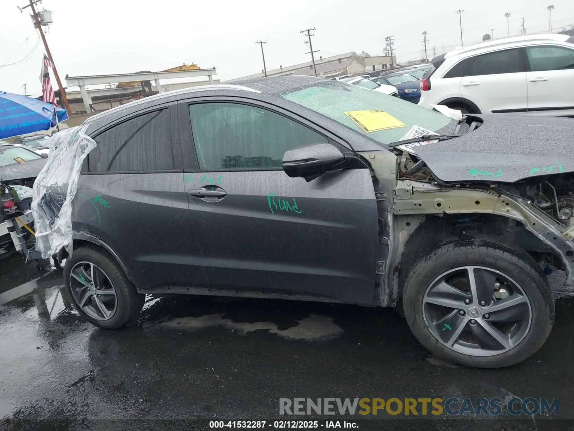 13 Photograph of a damaged car 3CZRU5H51NM742690 HONDA HR-V 2022
