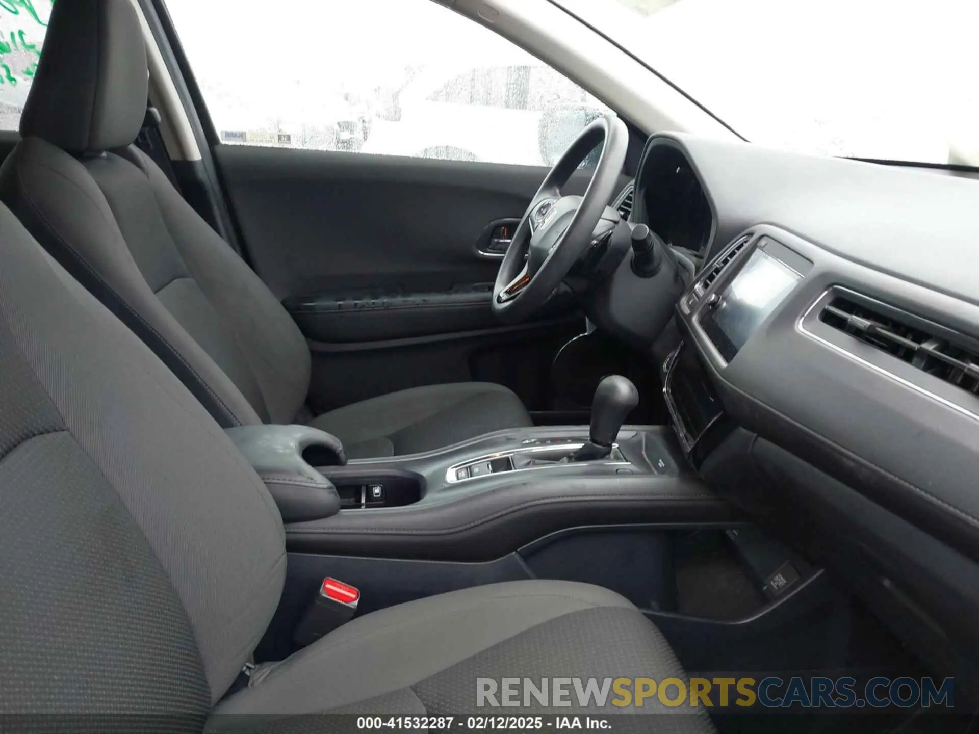 5 Photograph of a damaged car 3CZRU5H51NM742690 HONDA HR-V 2022