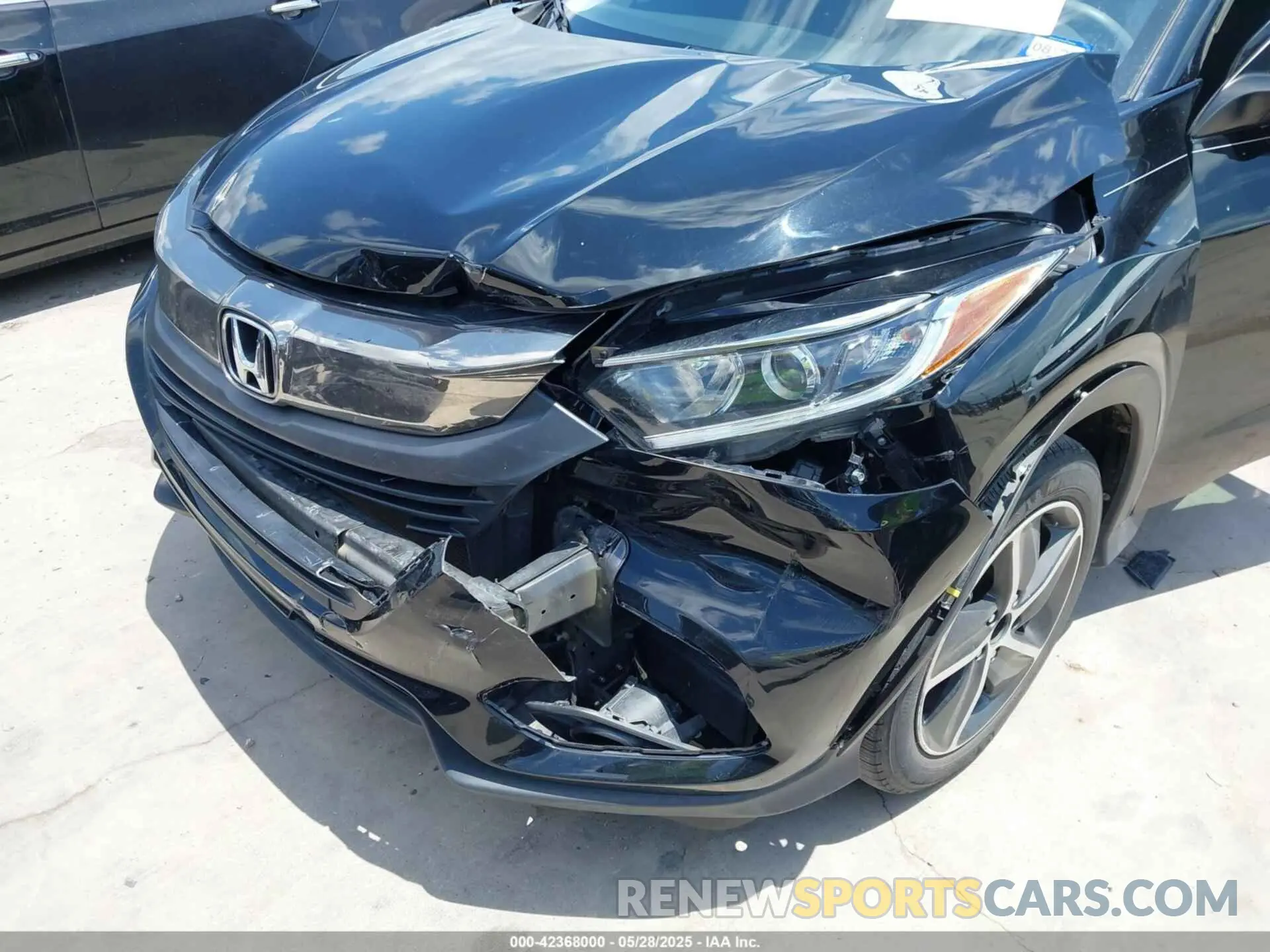 6 Photograph of a damaged car 3CZRU5H52NM700223 HONDA HR-V 2022
