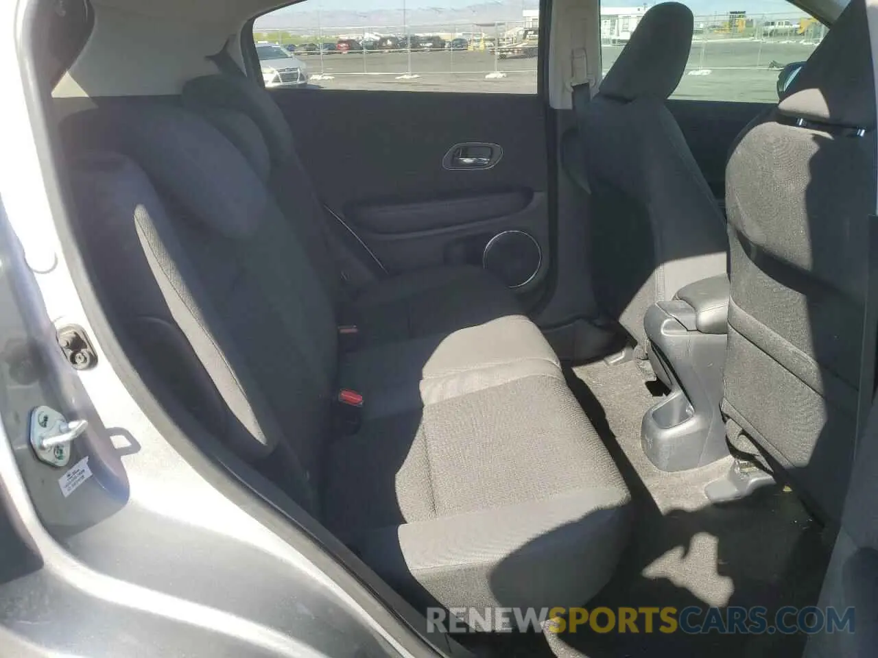 11 Photograph of a damaged car 3CZRU5H52NM734663 HONDA HR-V 2022