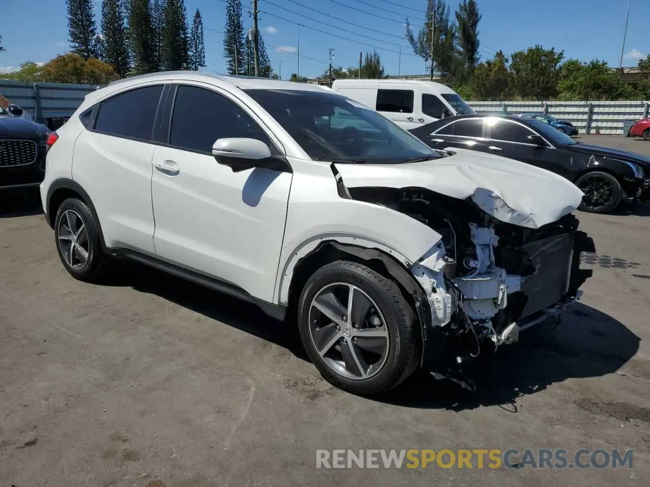 4 Photograph of a damaged car 3CZRU5H52NM739250 HONDA HR-V 2022