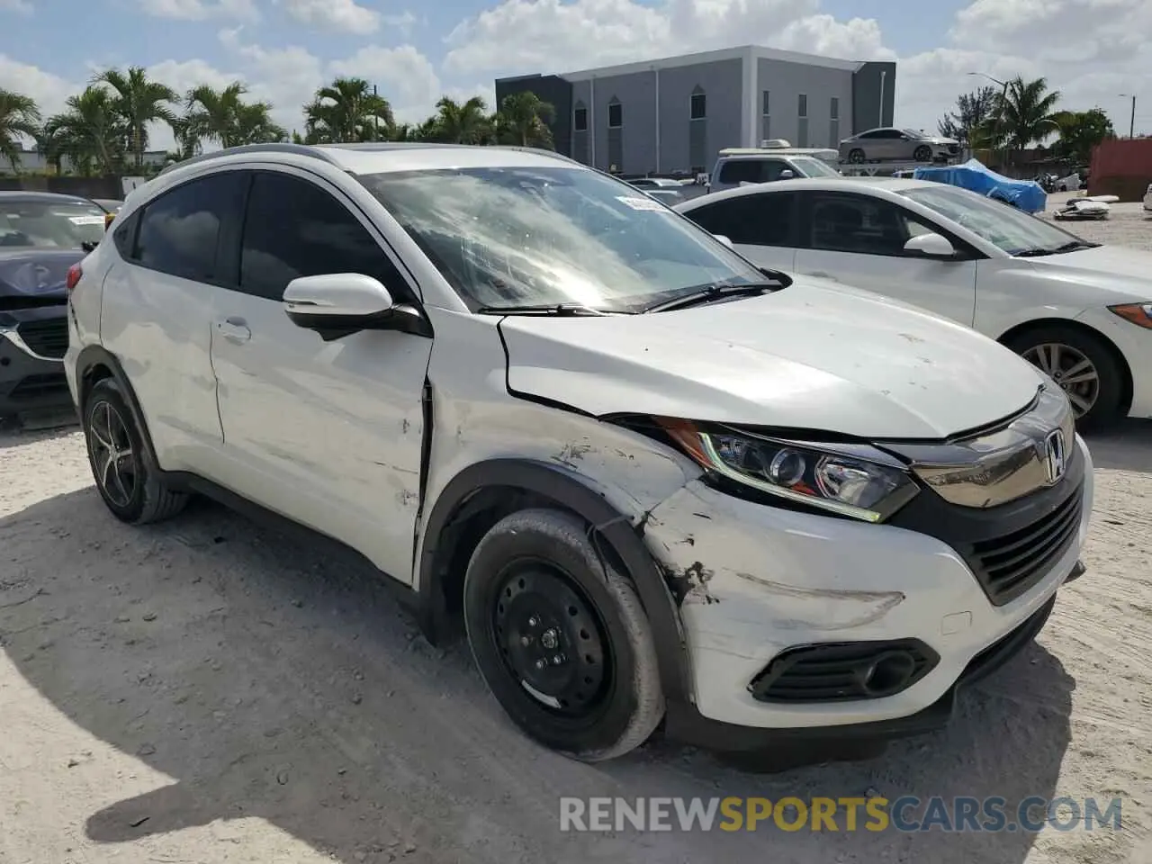 4 Photograph of a damaged car 3CZRU5H53NM728158 HONDA HR-V 2022