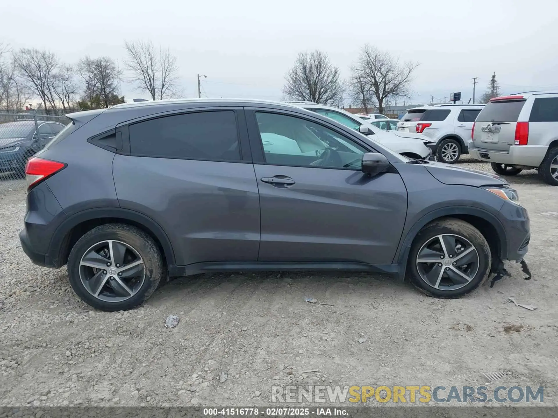 14 Photograph of a damaged car 3CZRU5H53NM742822 HONDA HR-V 2022