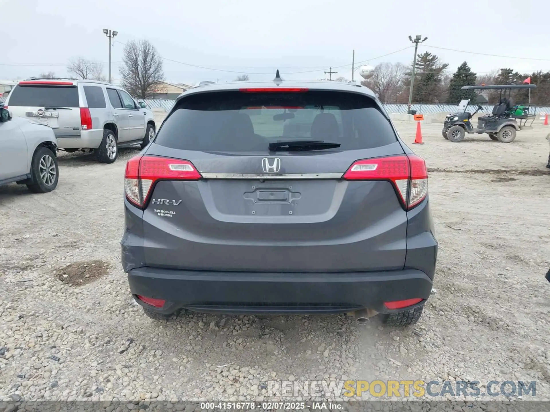 17 Photograph of a damaged car 3CZRU5H53NM742822 HONDA HR-V 2022
