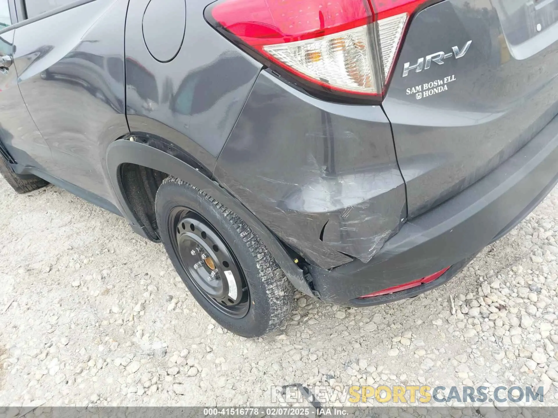 18 Photograph of a damaged car 3CZRU5H53NM742822 HONDA HR-V 2022