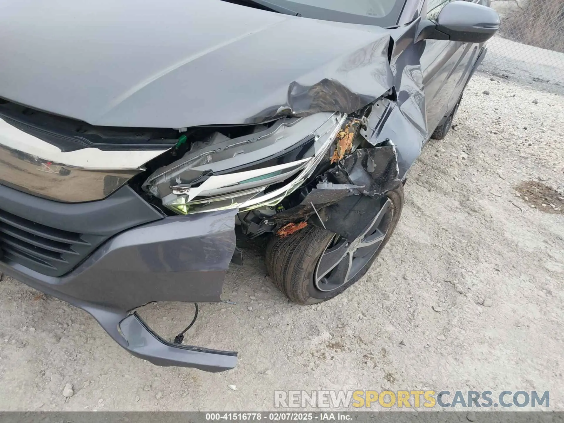 19 Photograph of a damaged car 3CZRU5H53NM742822 HONDA HR-V 2022
