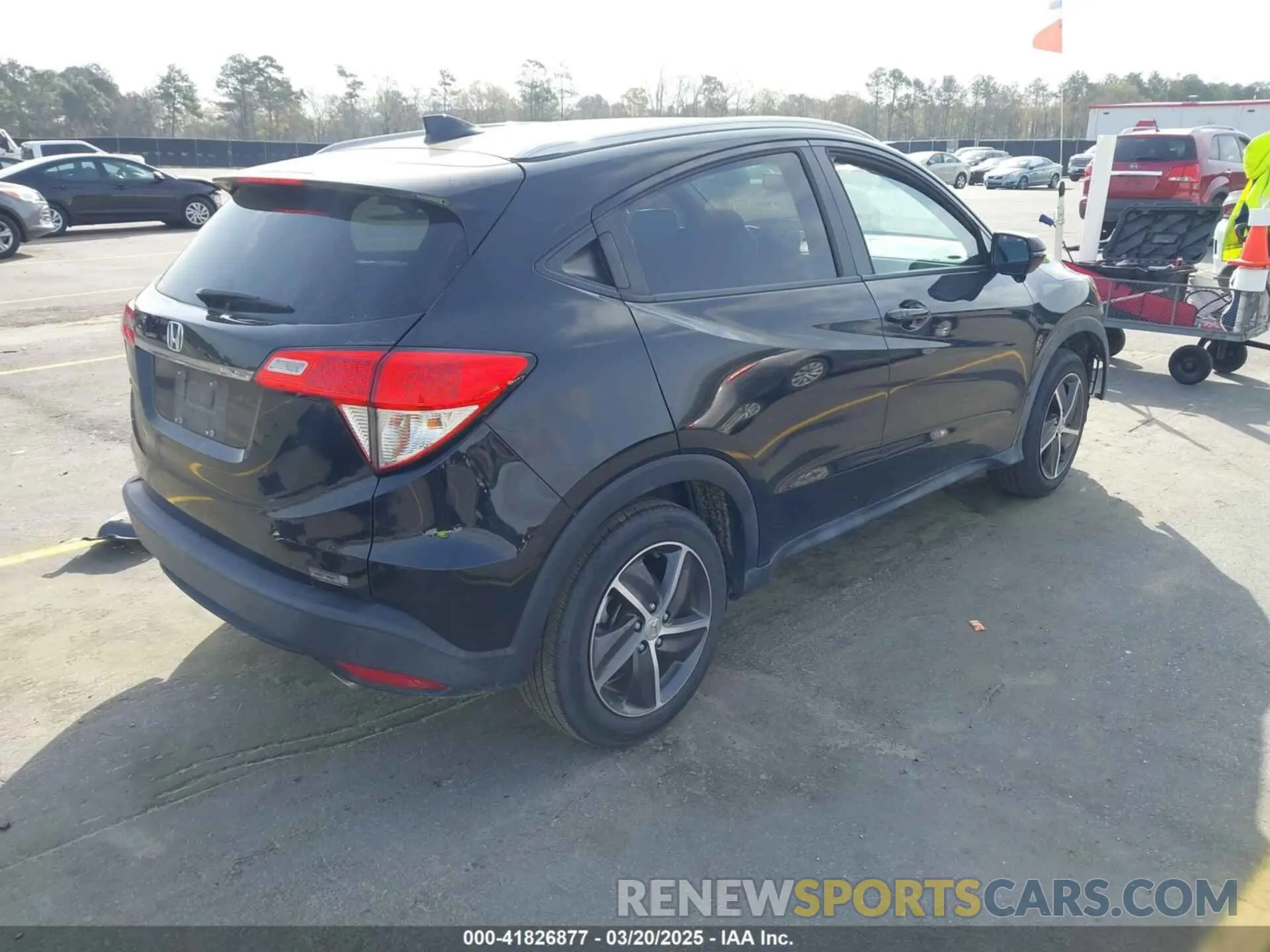 4 Photograph of a damaged car 3CZRU5H54NM701230 HONDA HR-V 2022