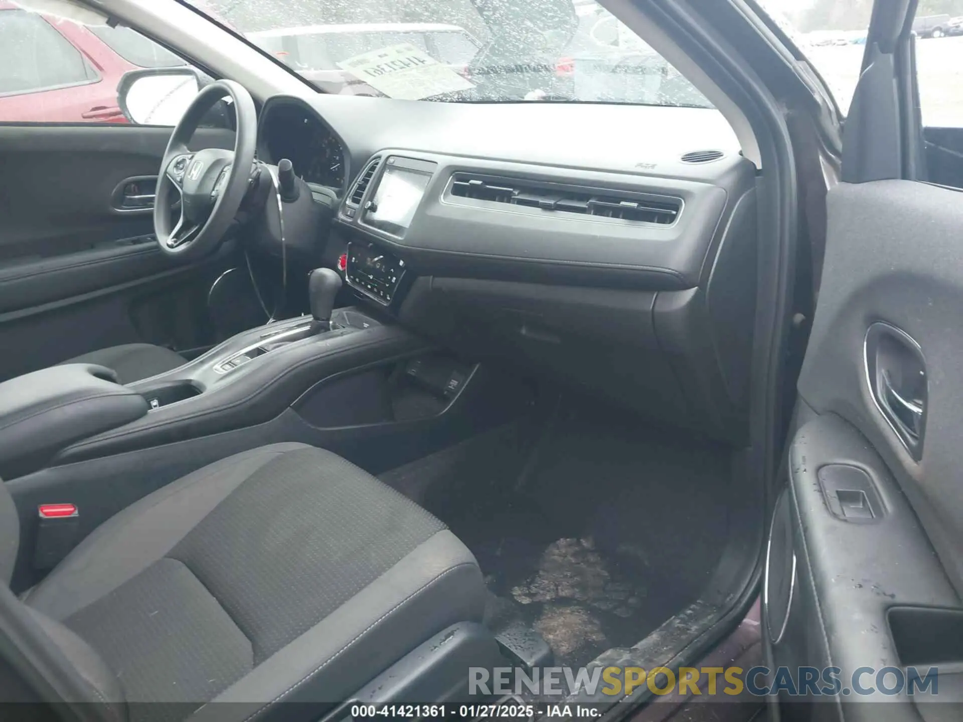 5 Photograph of a damaged car 3CZRU5H54NM713510 HONDA HR-V 2022