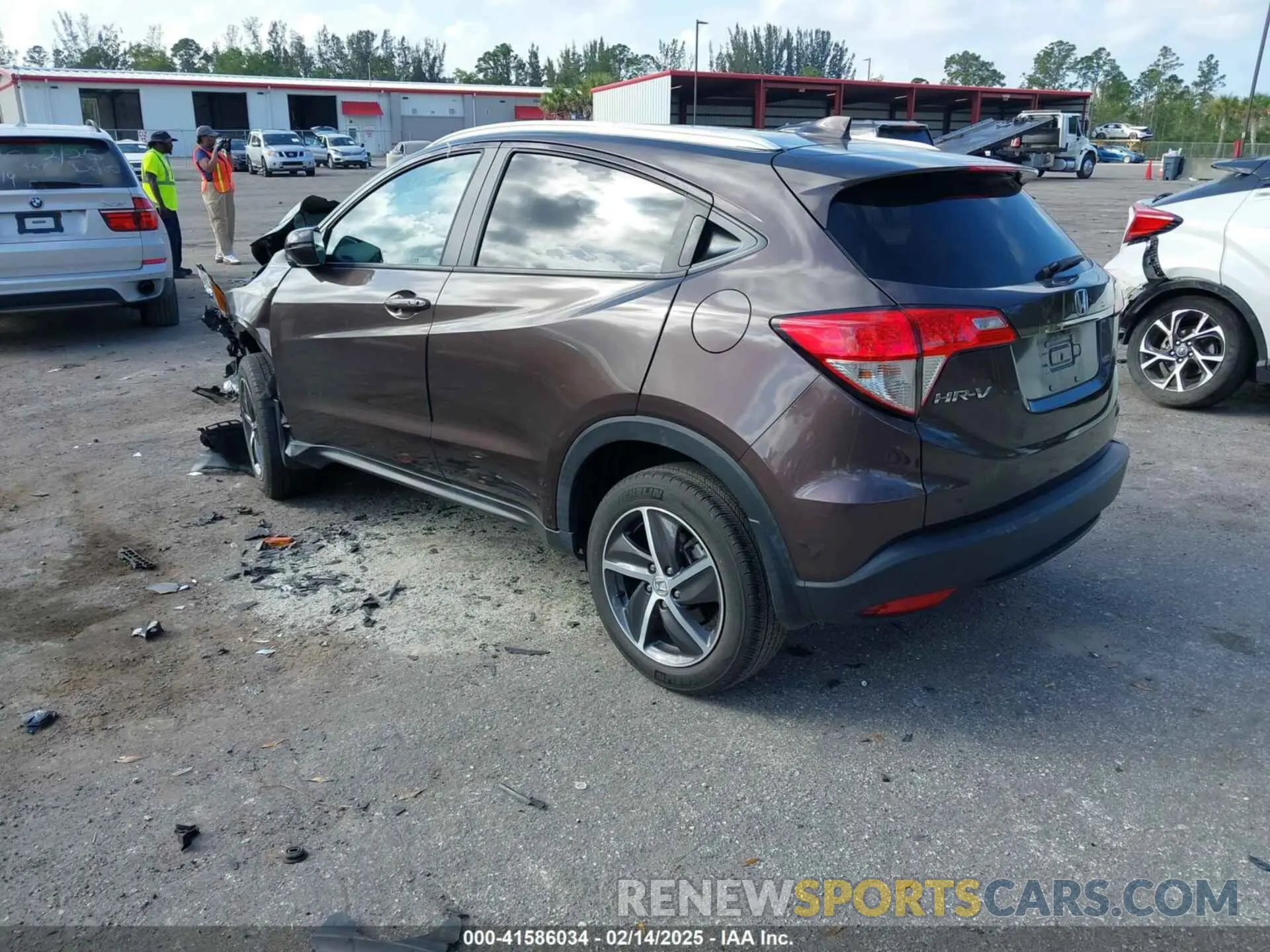 3 Photograph of a damaged car 3CZRU5H55NM710776 HONDA HR-V 2022