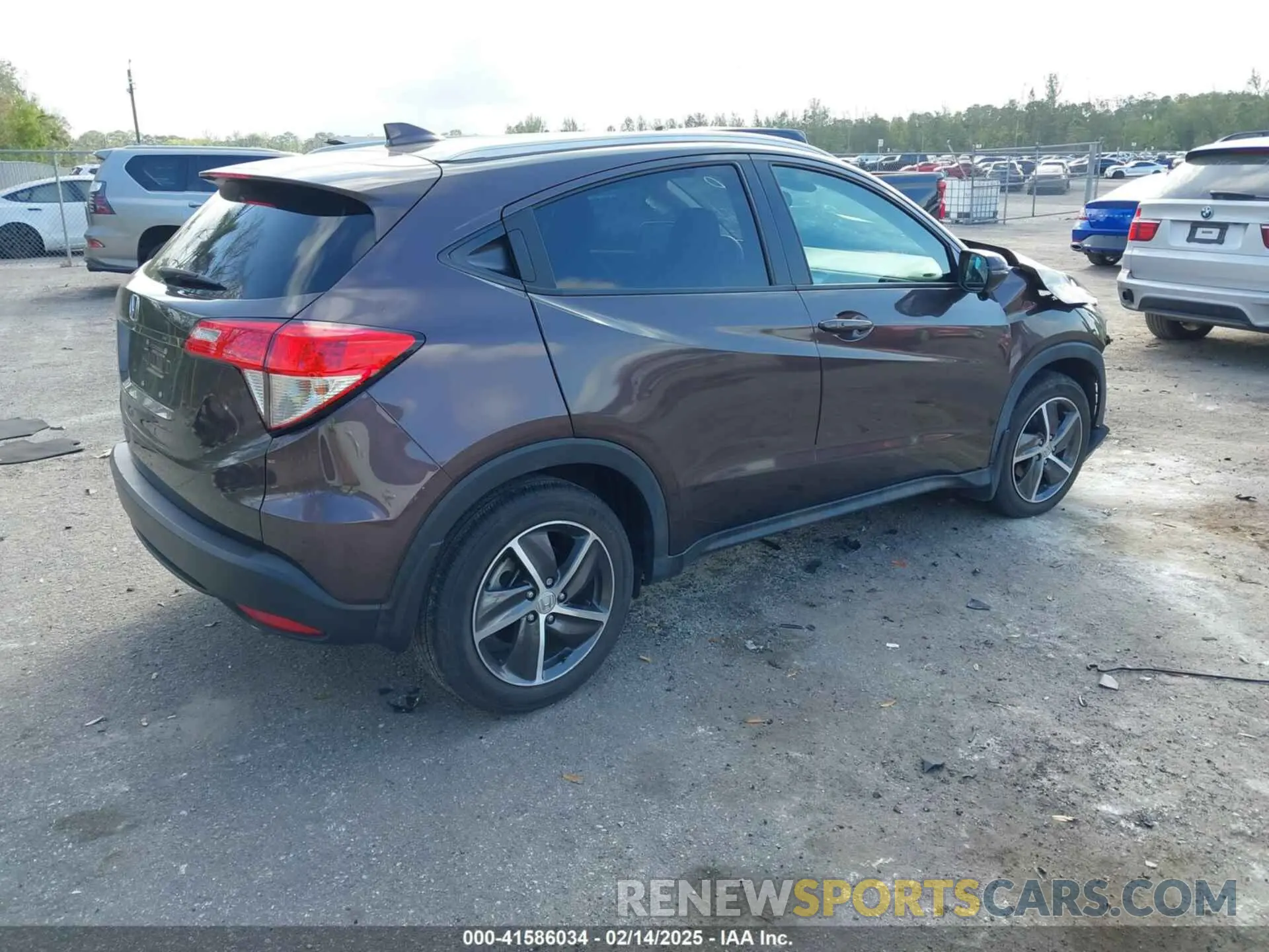 4 Photograph of a damaged car 3CZRU5H55NM710776 HONDA HR-V 2022