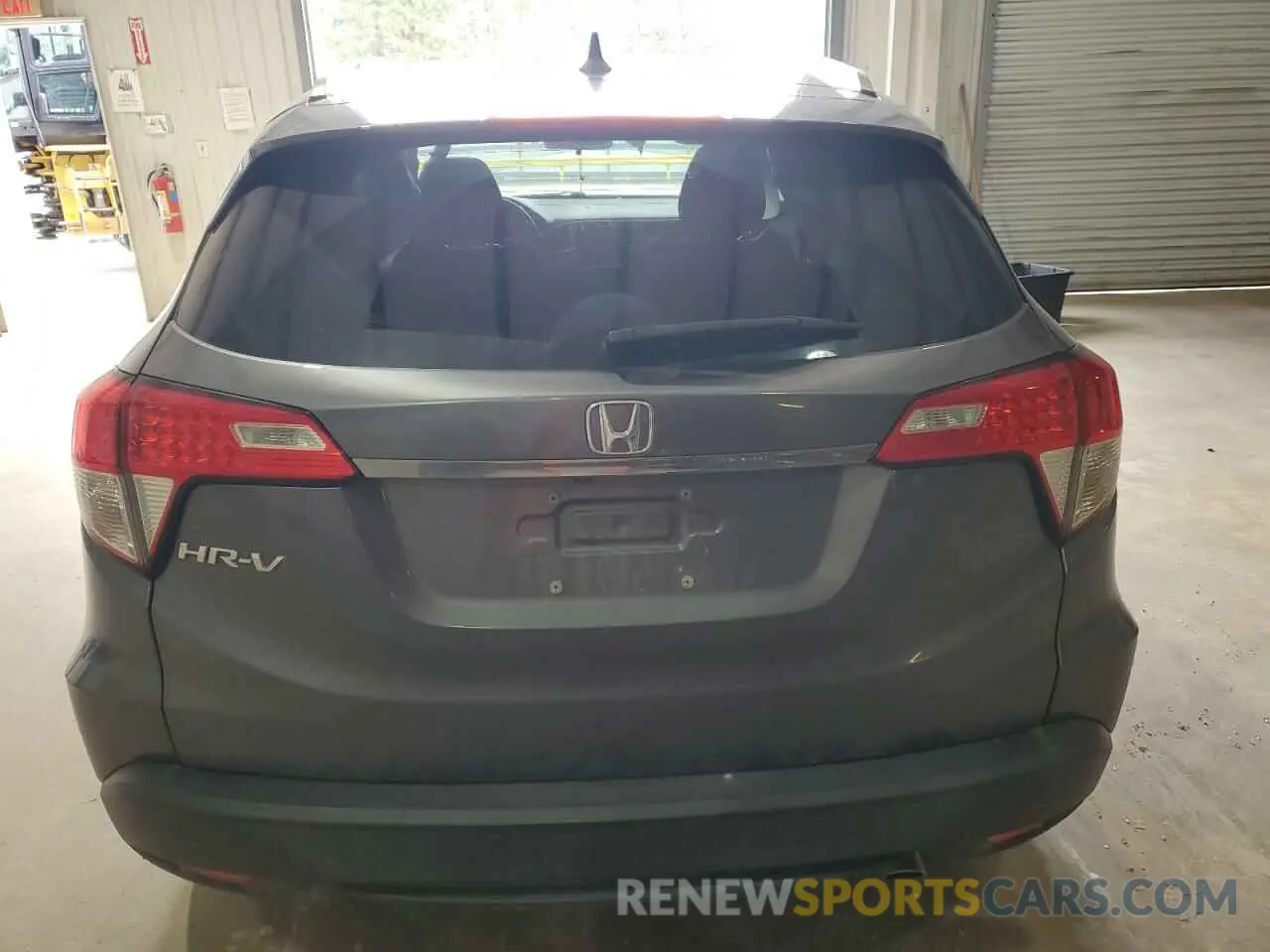 6 Photograph of a damaged car 3CZRU5H55NM729960 HONDA HR-V 2022