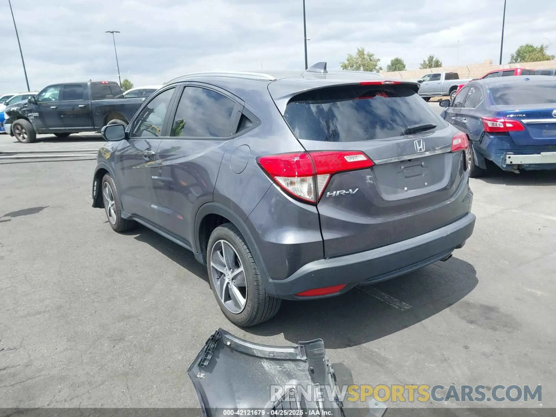 3 Photograph of a damaged car 3CZRU5H57NM703540 HONDA HR-V 2022