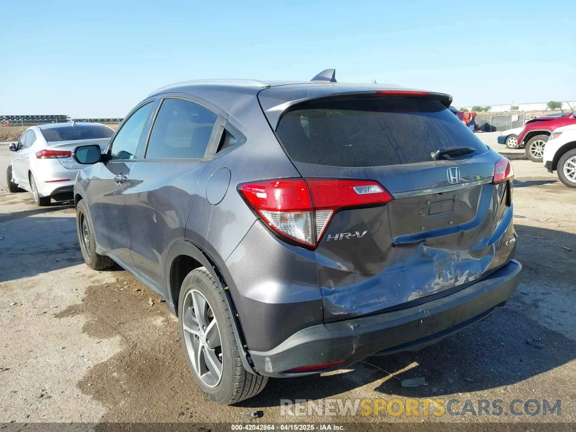 3 Photograph of a damaged car 3CZRU5H57NM719012 HONDA HR-V 2022