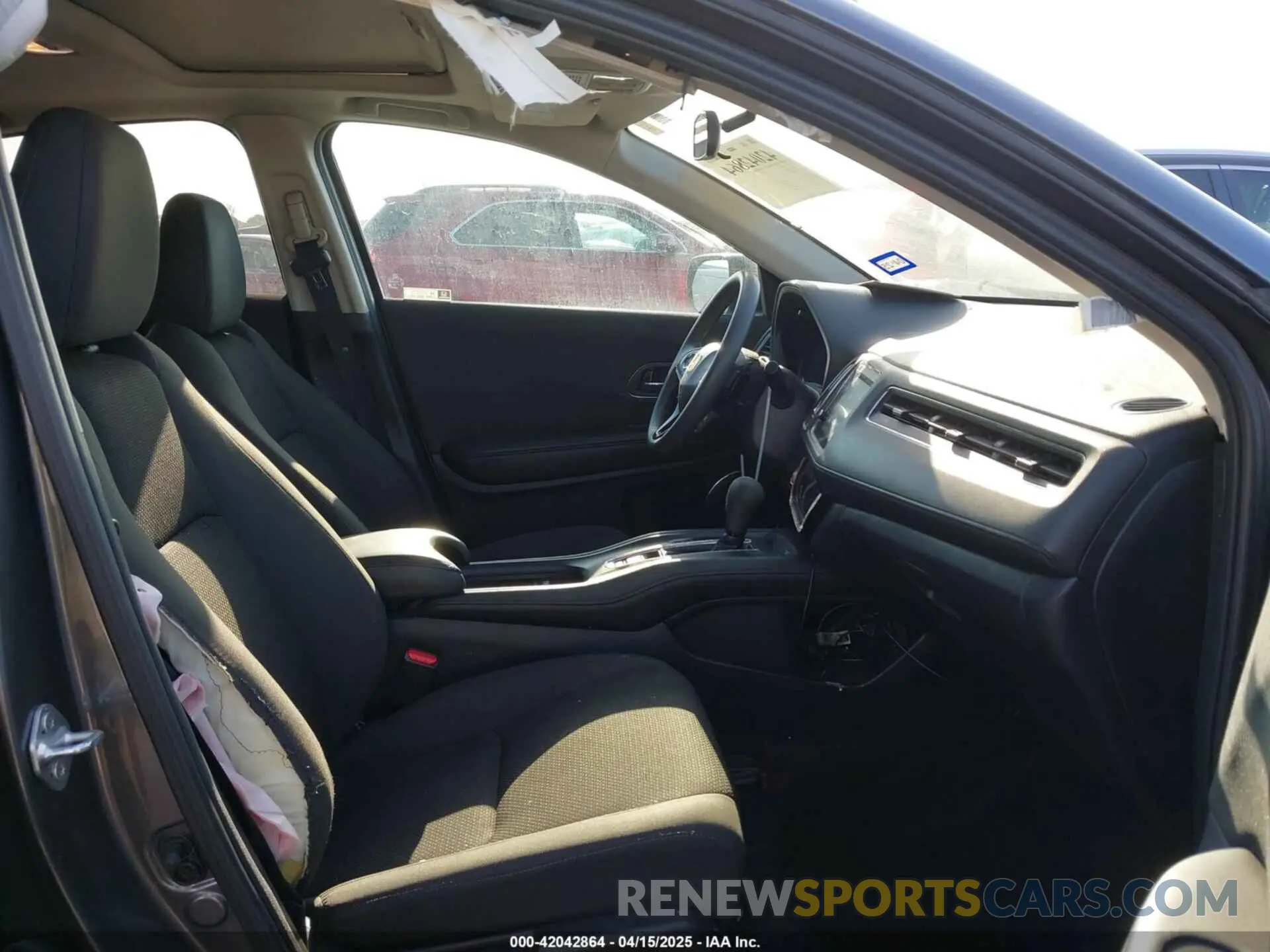 5 Photograph of a damaged car 3CZRU5H57NM719012 HONDA HR-V 2022