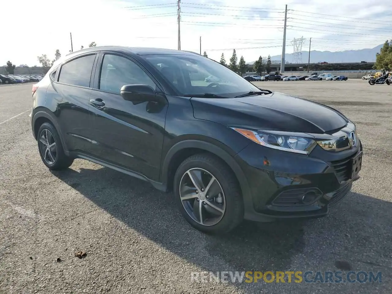 4 Photograph of a damaged car 3CZRU5H57NM724596 HONDA HR-V 2022