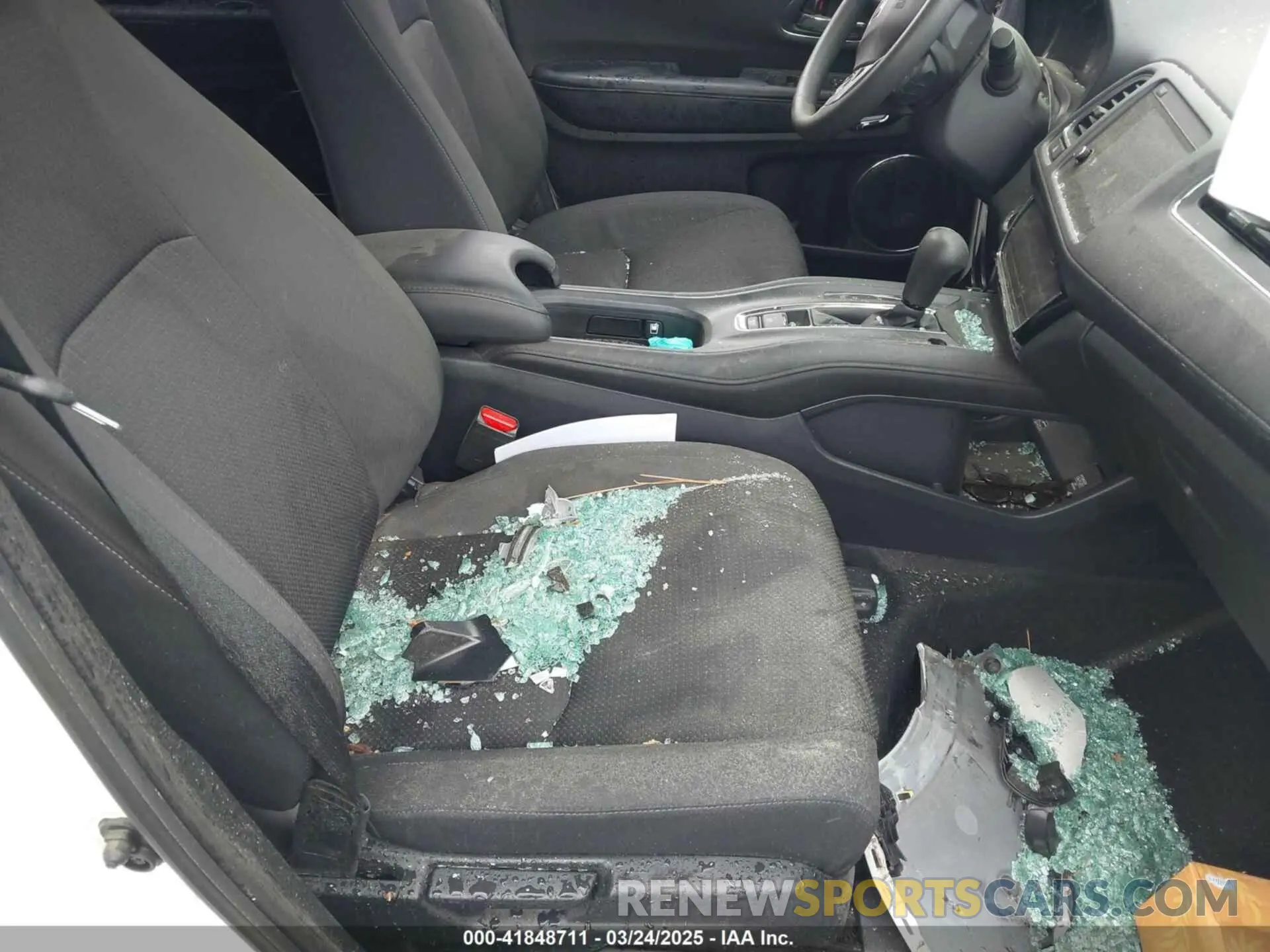 5 Photograph of a damaged car 3CZRU5H57NM733220 HONDA HR-V 2022