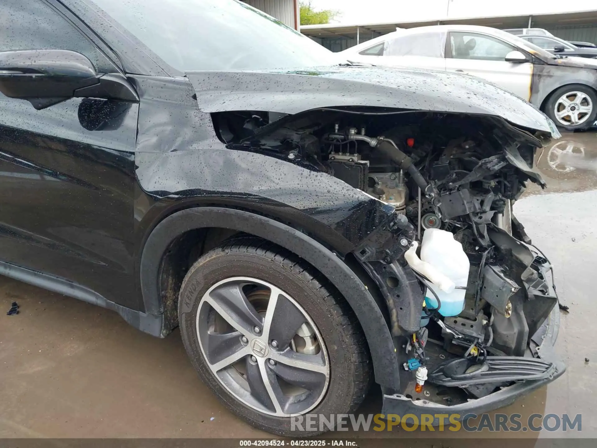 19 Photograph of a damaged car 3CZRU5H58NM742010 HONDA HR-V 2022