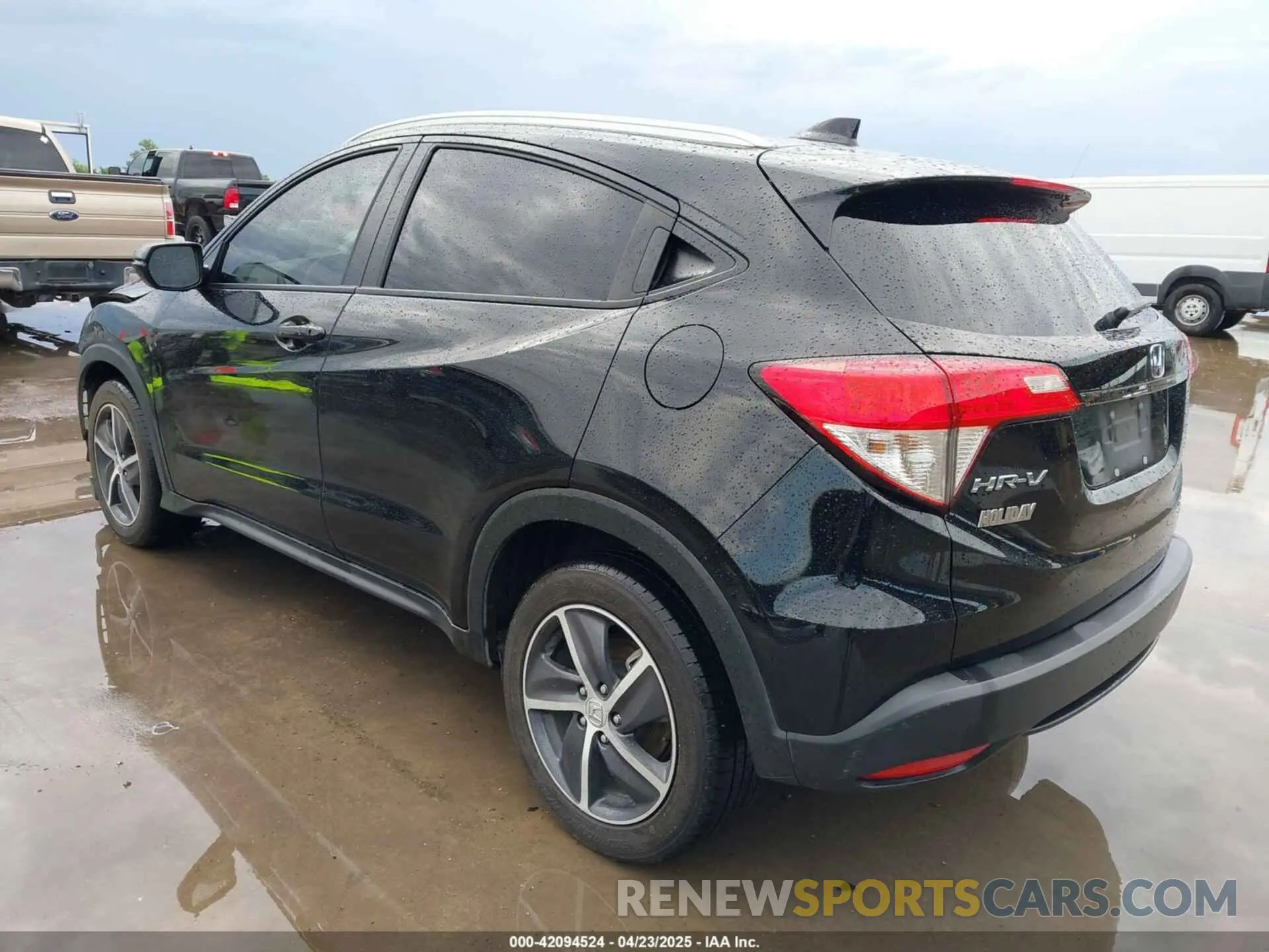 3 Photograph of a damaged car 3CZRU5H58NM742010 HONDA HR-V 2022