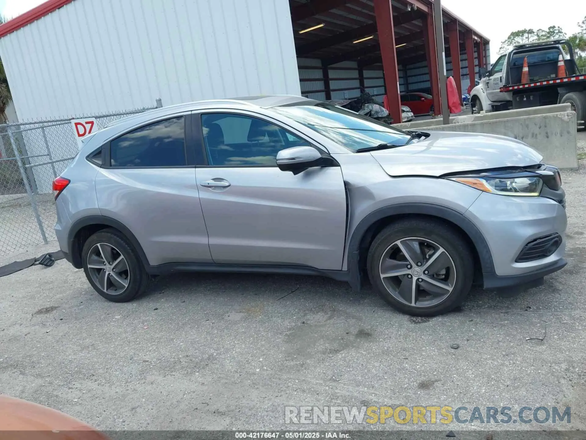 13 Photograph of a damaged car 3CZRU5H59NM719299 HONDA HR-V 2022