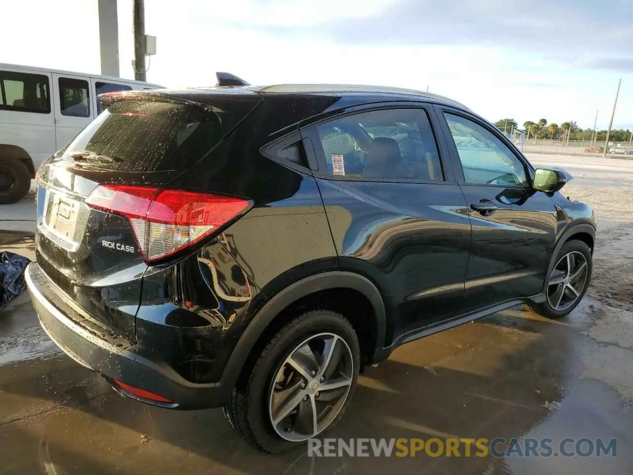 3 Photograph of a damaged car 3CZRU5H59NM728584 HONDA HR-V 2022