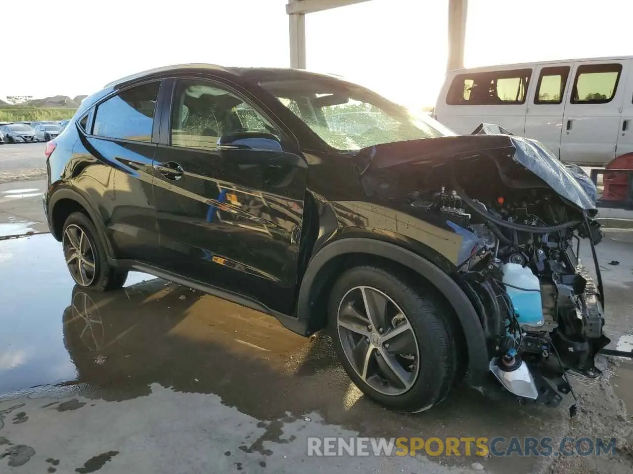 4 Photograph of a damaged car 3CZRU5H59NM728584 HONDA HR-V 2022