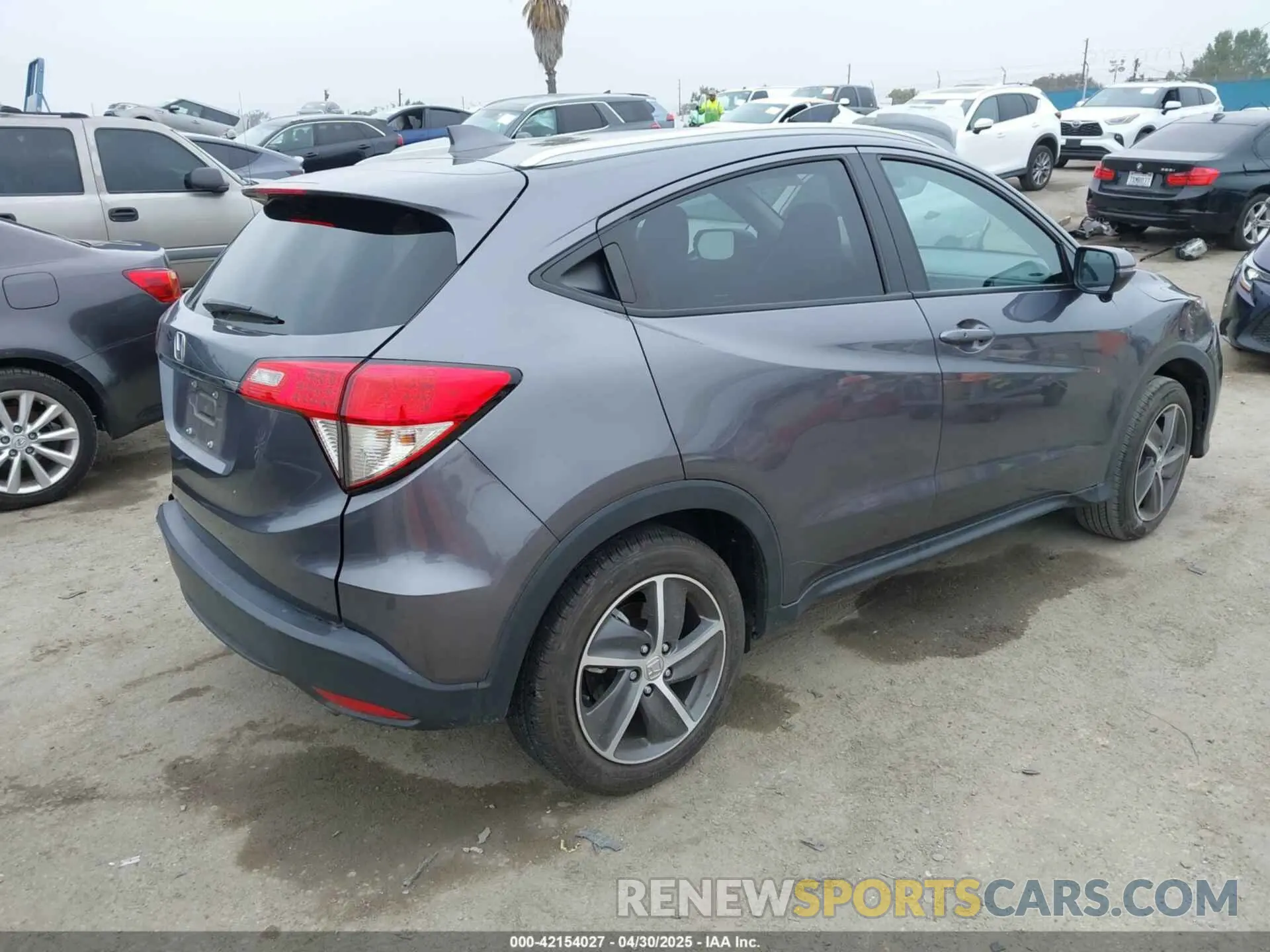 4 Photograph of a damaged car 3CZRU5H5XNM719960 HONDA HR-V 2022