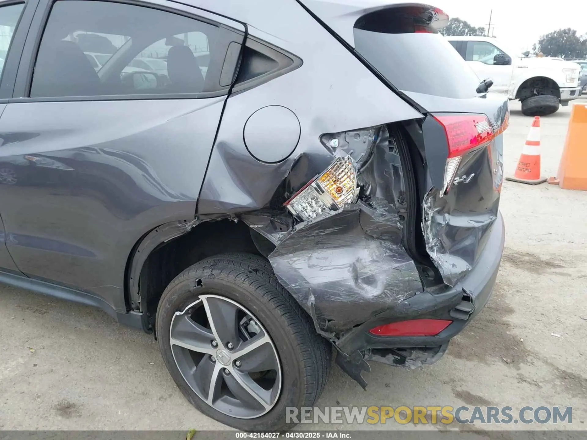 6 Photograph of a damaged car 3CZRU5H5XNM719960 HONDA HR-V 2022