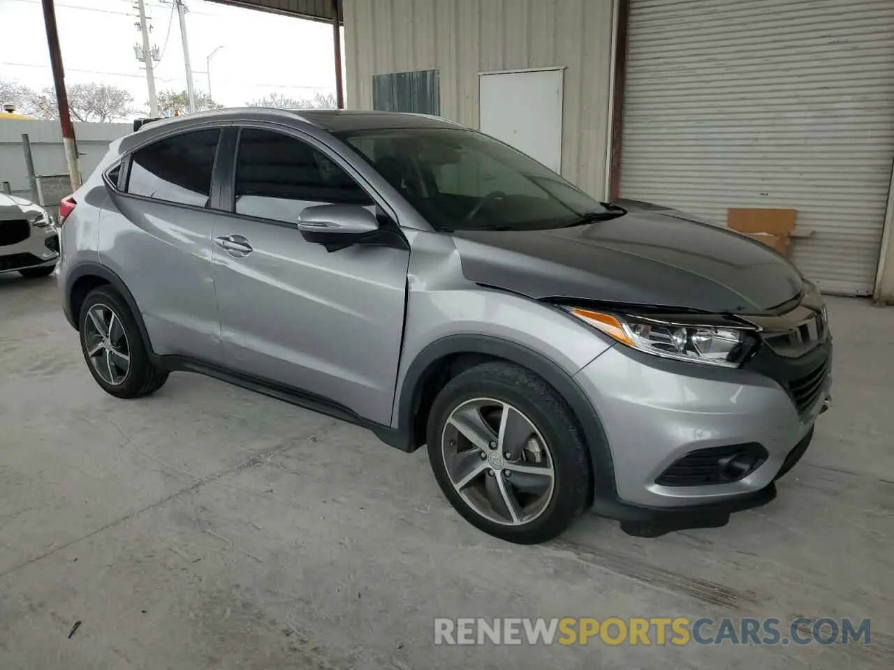 4 Photograph of a damaged car 3CZRU5H74NM736142 HONDA HR-V 2022