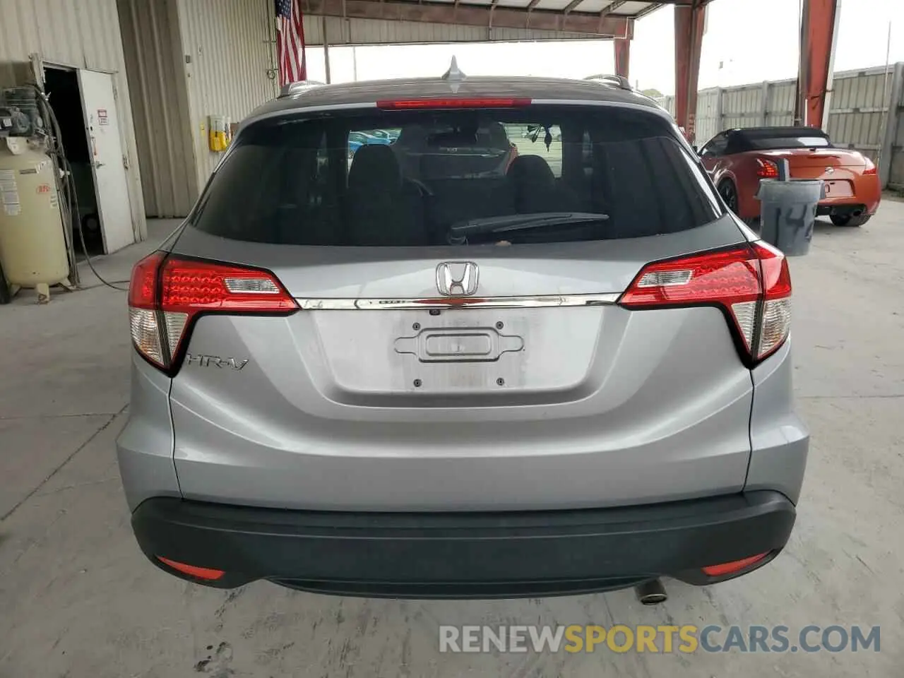 6 Photograph of a damaged car 3CZRU5H74NM736142 HONDA HR-V 2022