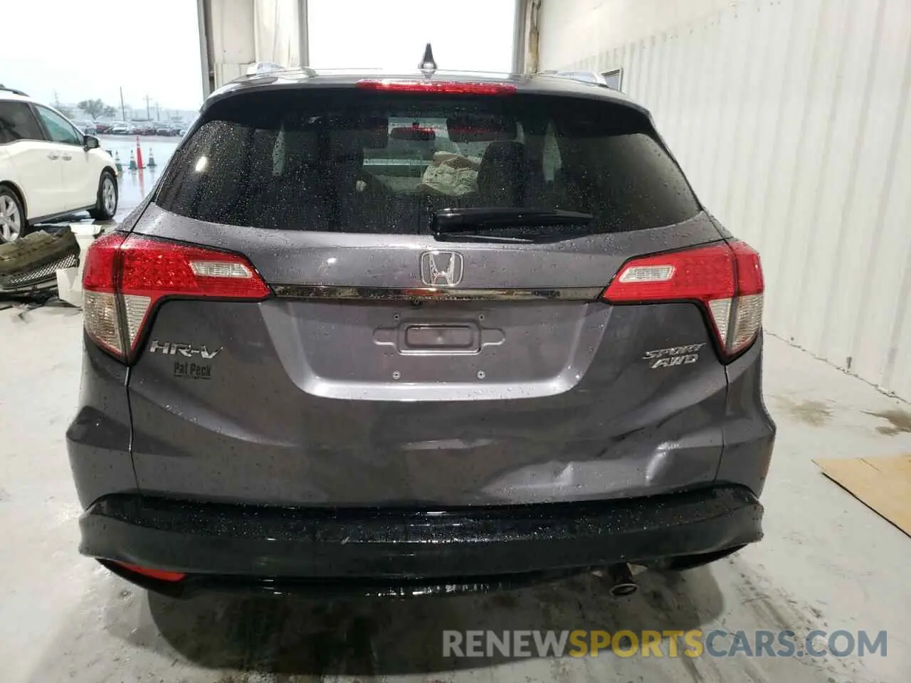 6 Photograph of a damaged car 3CZRU6H10NM704435 HONDA HR-V 2022