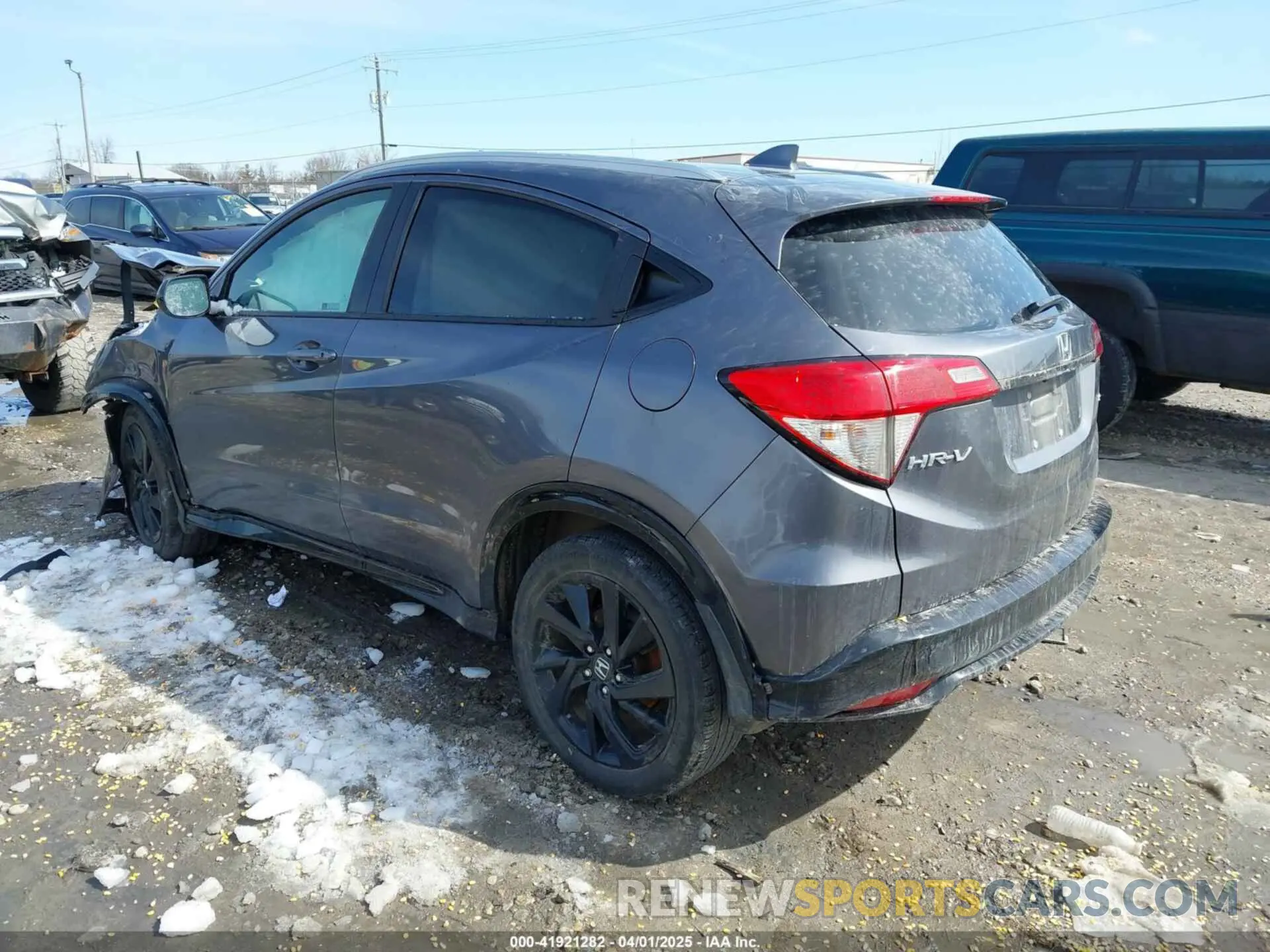 3 Photograph of a damaged car 3CZRU6H10NM727178 HONDA HR-V 2022