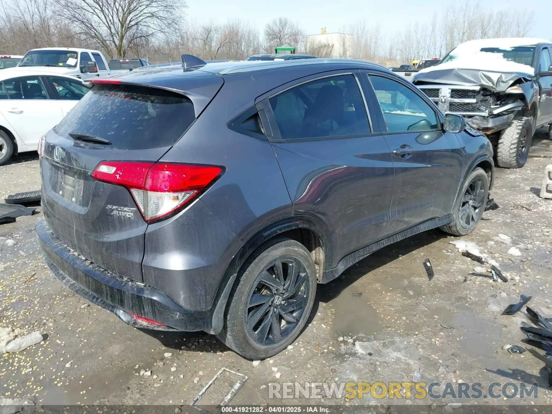 4 Photograph of a damaged car 3CZRU6H10NM727178 HONDA HR-V 2022