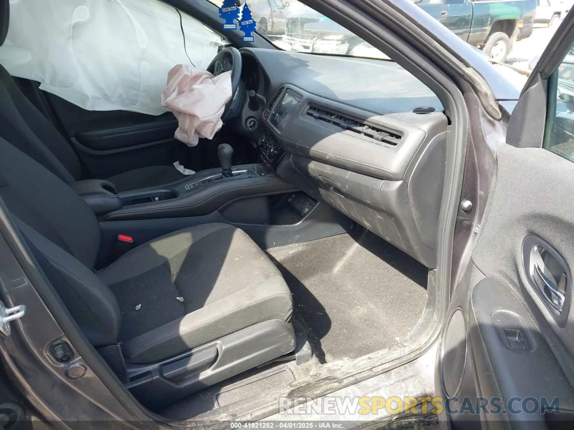 5 Photograph of a damaged car 3CZRU6H10NM727178 HONDA HR-V 2022