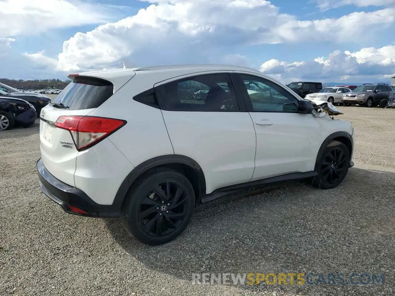 3 Photograph of a damaged car 3CZRU6H11NM706727 HONDA HR-V 2022
