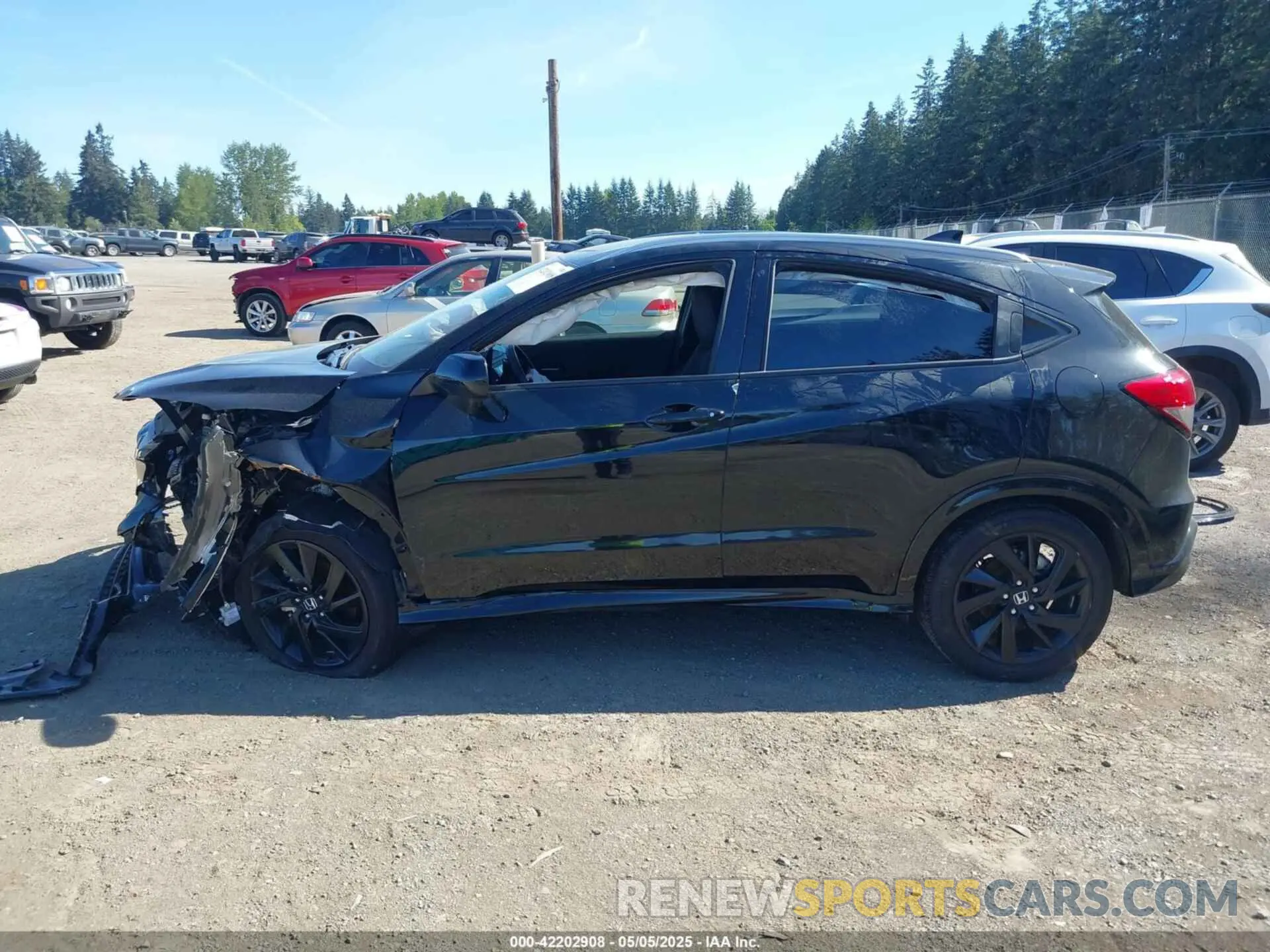 15 Photograph of a damaged car 3CZRU6H11NM731885 HONDA HR-V 2022