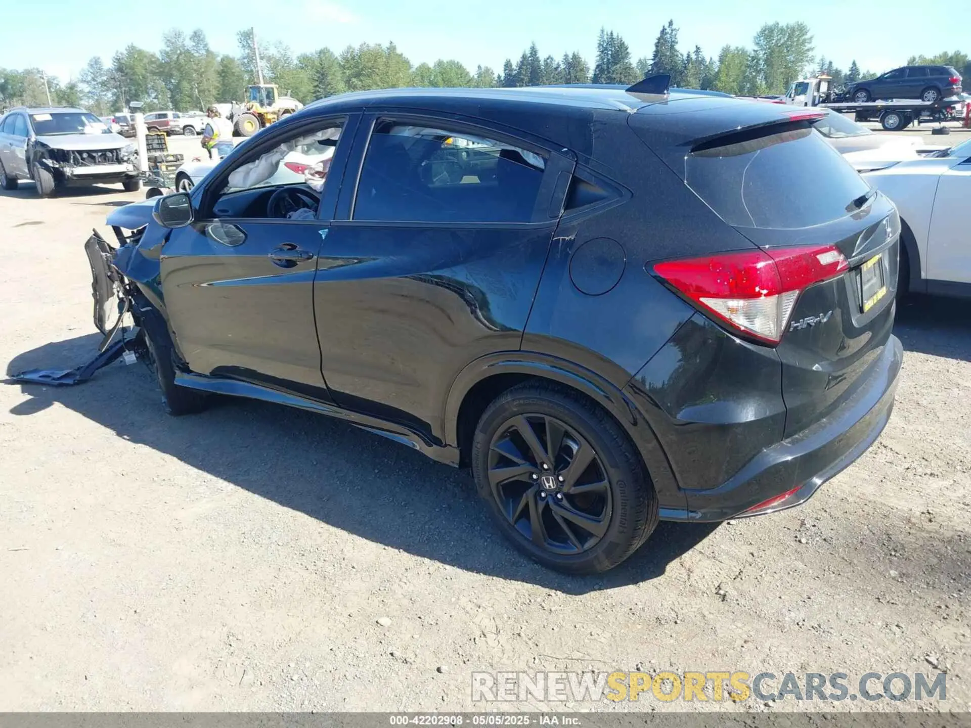 3 Photograph of a damaged car 3CZRU6H11NM731885 HONDA HR-V 2022
