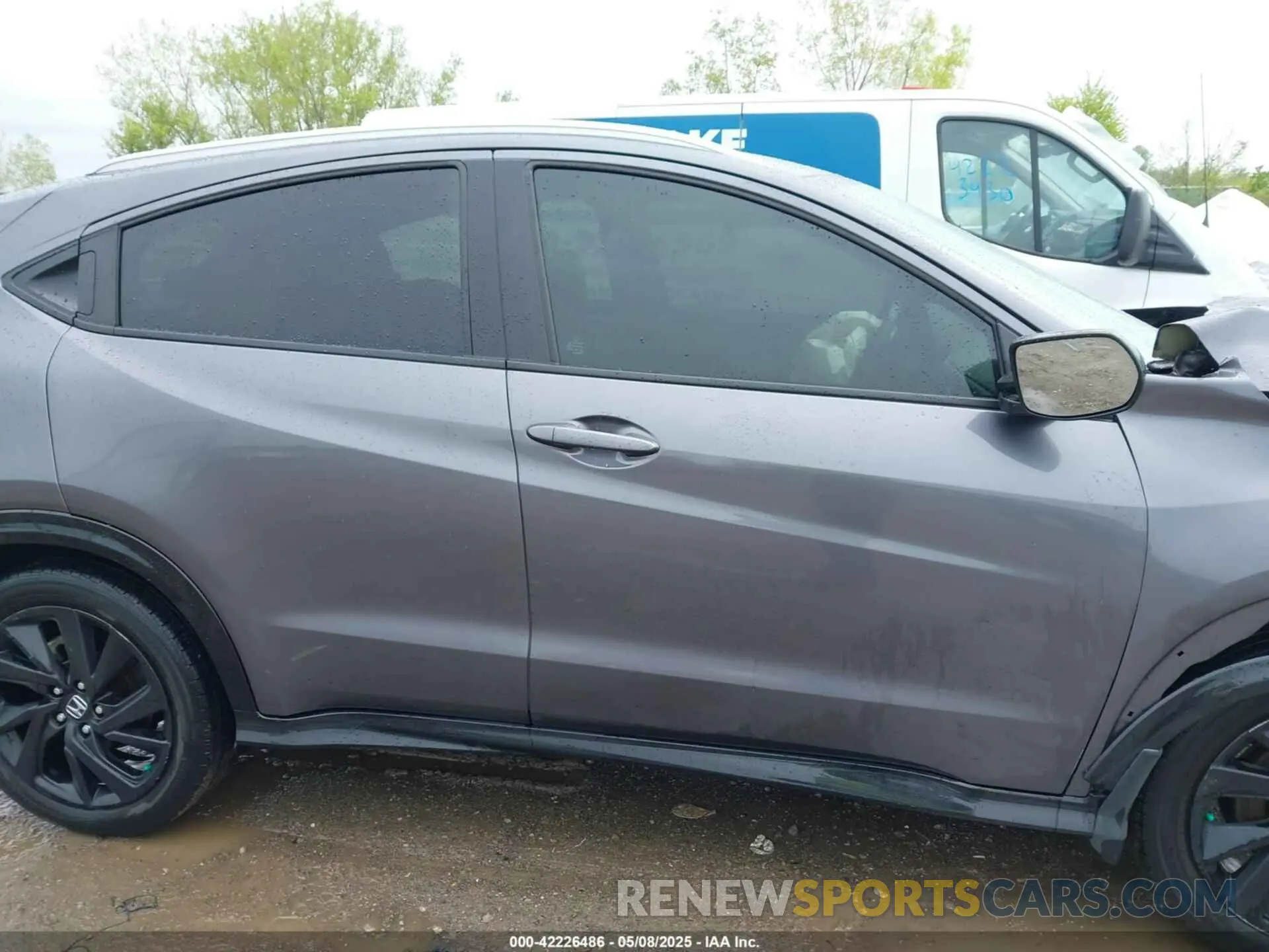14 Photograph of a damaged car 3CZRU6H11NM736780 HONDA HR-V 2022