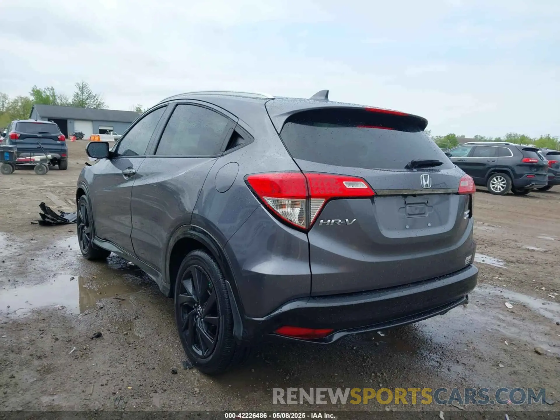 3 Photograph of a damaged car 3CZRU6H11NM736780 HONDA HR-V 2022