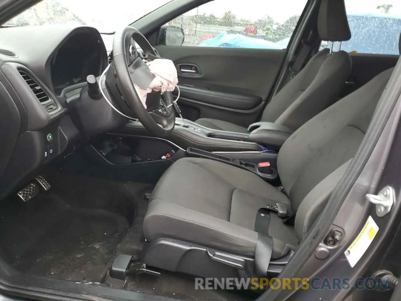 7 Photograph of a damaged car 3CZRU6H11NM746158 HONDA HR-V 2022