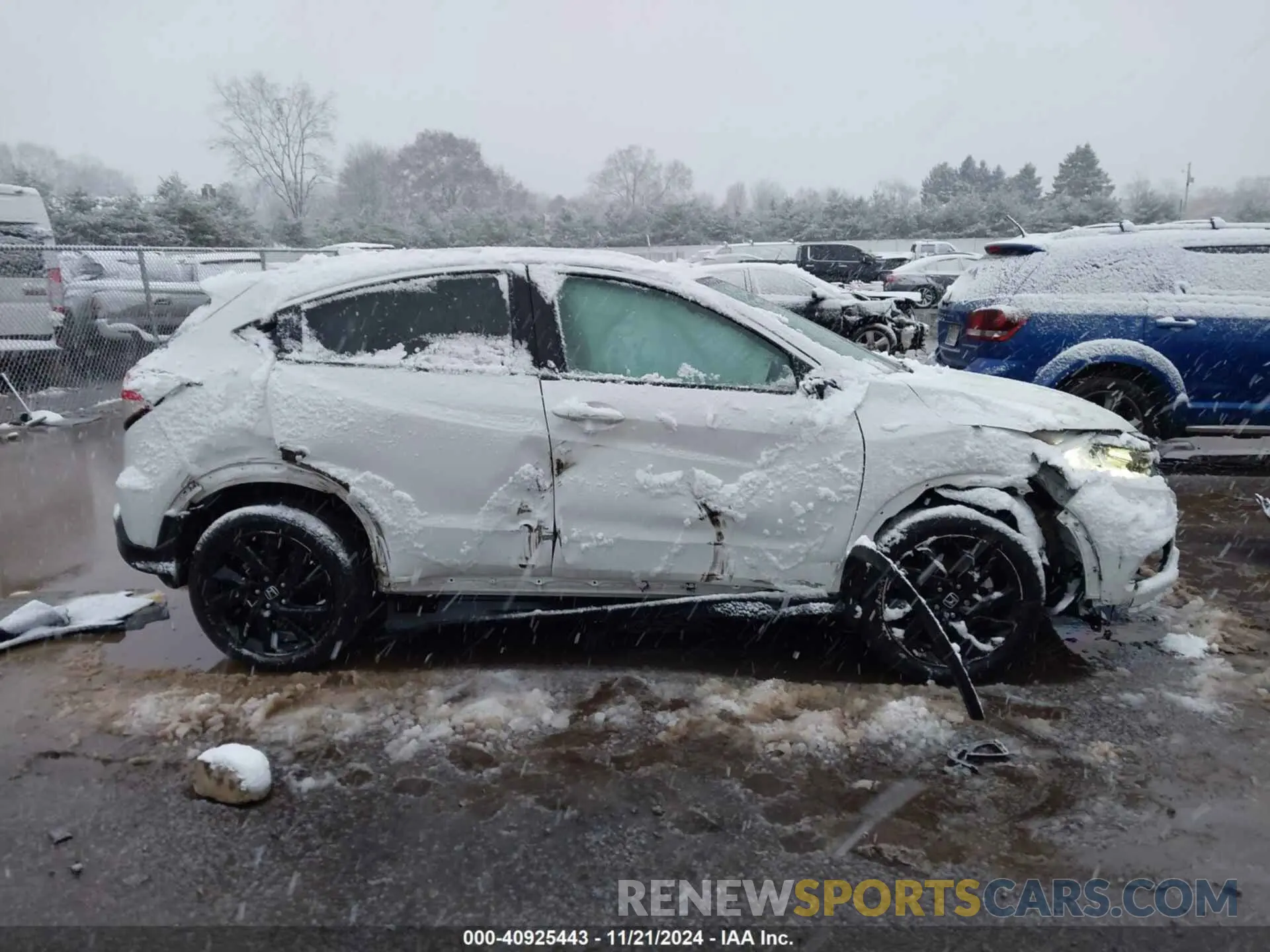 13 Photograph of a damaged car 3CZRU6H11NM751070 HONDA HR-V 2022