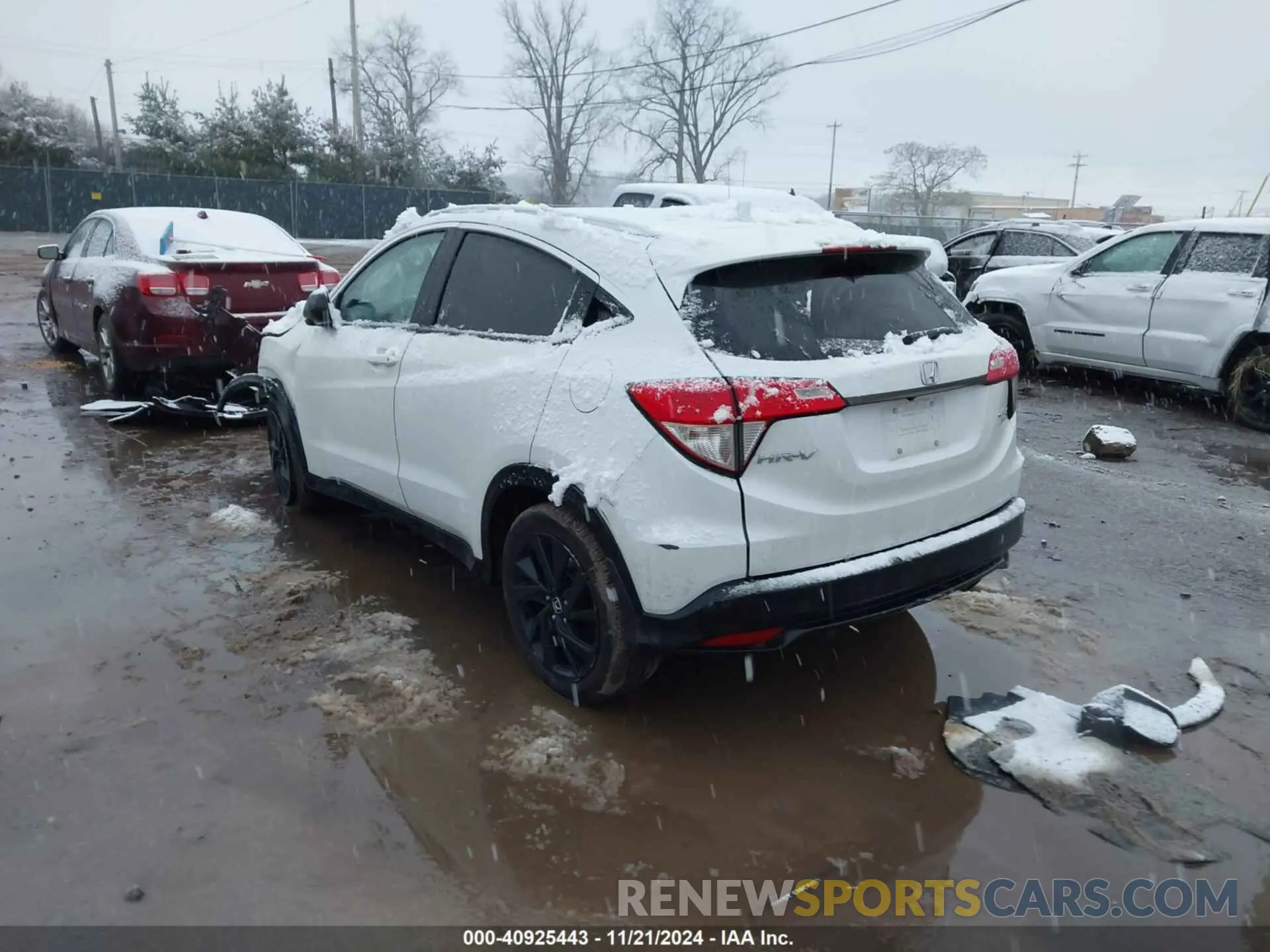 3 Photograph of a damaged car 3CZRU6H11NM751070 HONDA HR-V 2022