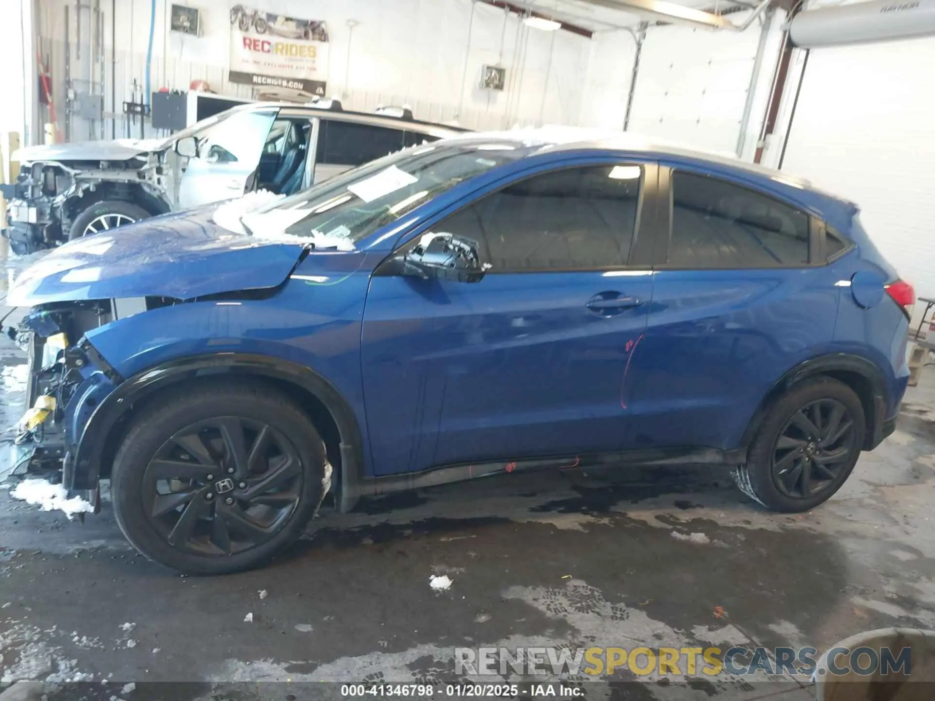 14 Photograph of a damaged car 3CZRU6H11NM757838 HONDA HR-V 2022