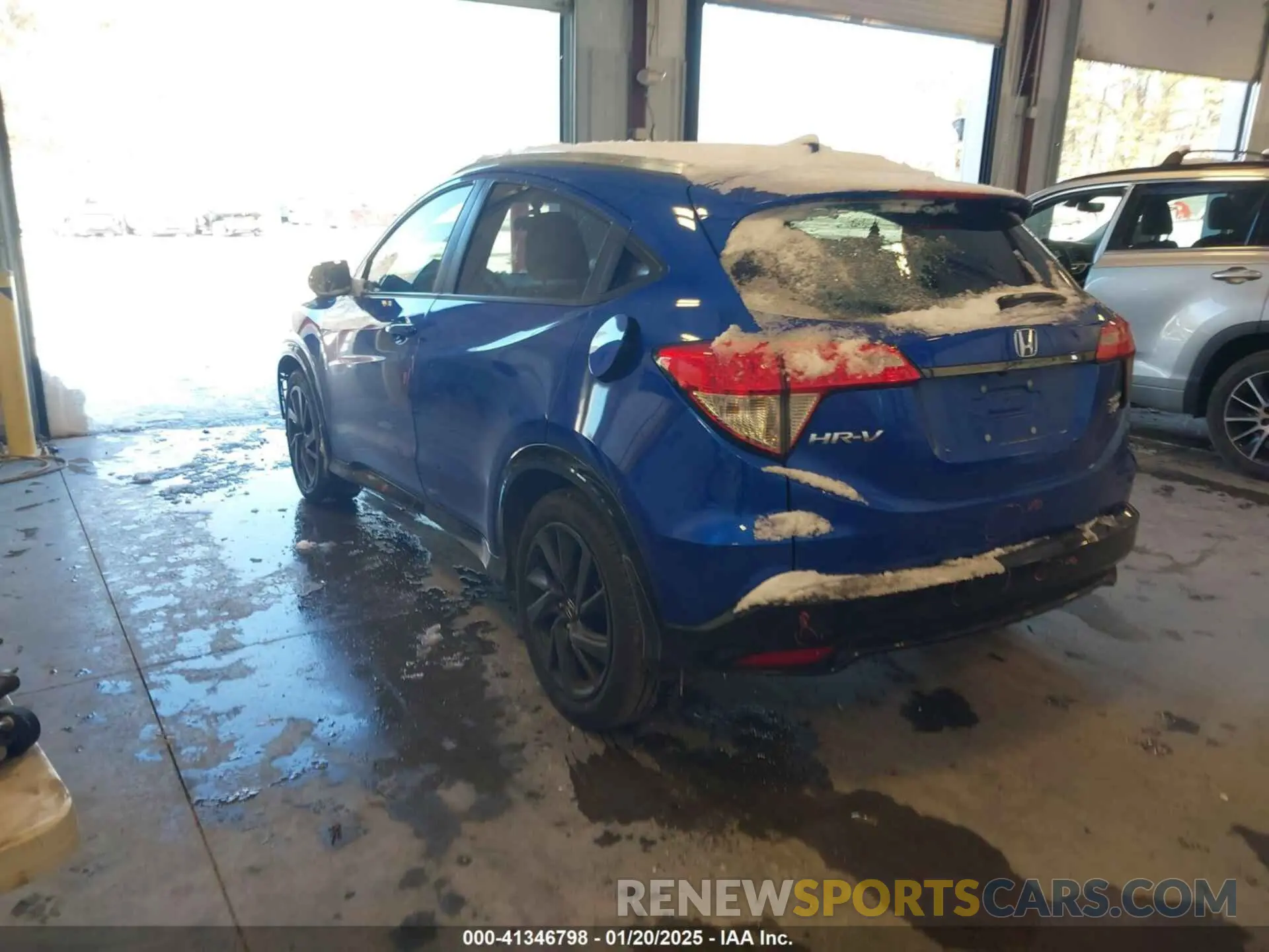 3 Photograph of a damaged car 3CZRU6H11NM757838 HONDA HR-V 2022
