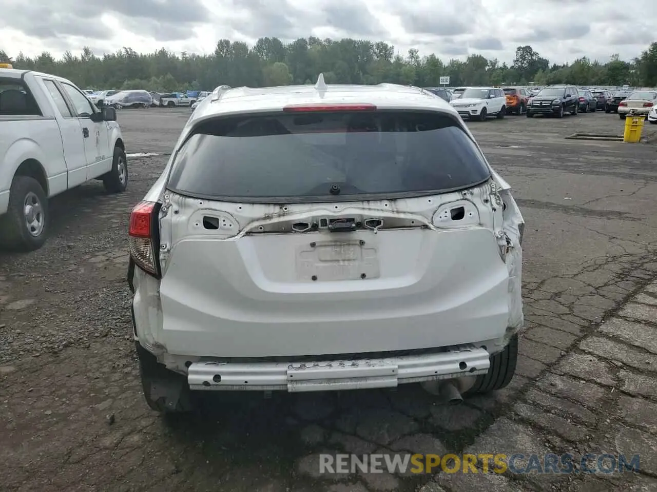 6 Photograph of a damaged car 3CZRU6H11NM766412 HONDA HR-V 2022