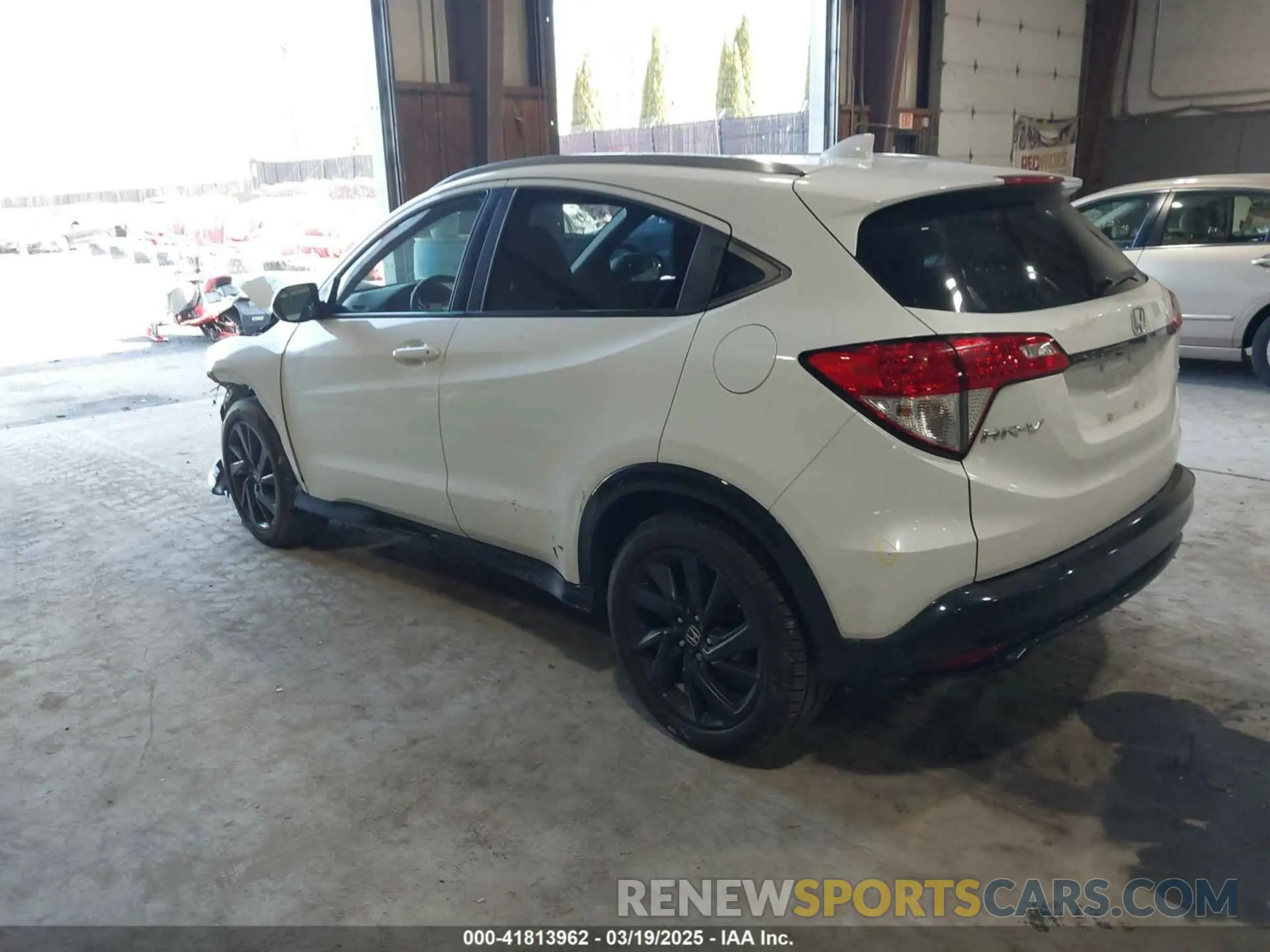 3 Photograph of a damaged car 3CZRU6H12NM753653 HONDA HR-V 2022