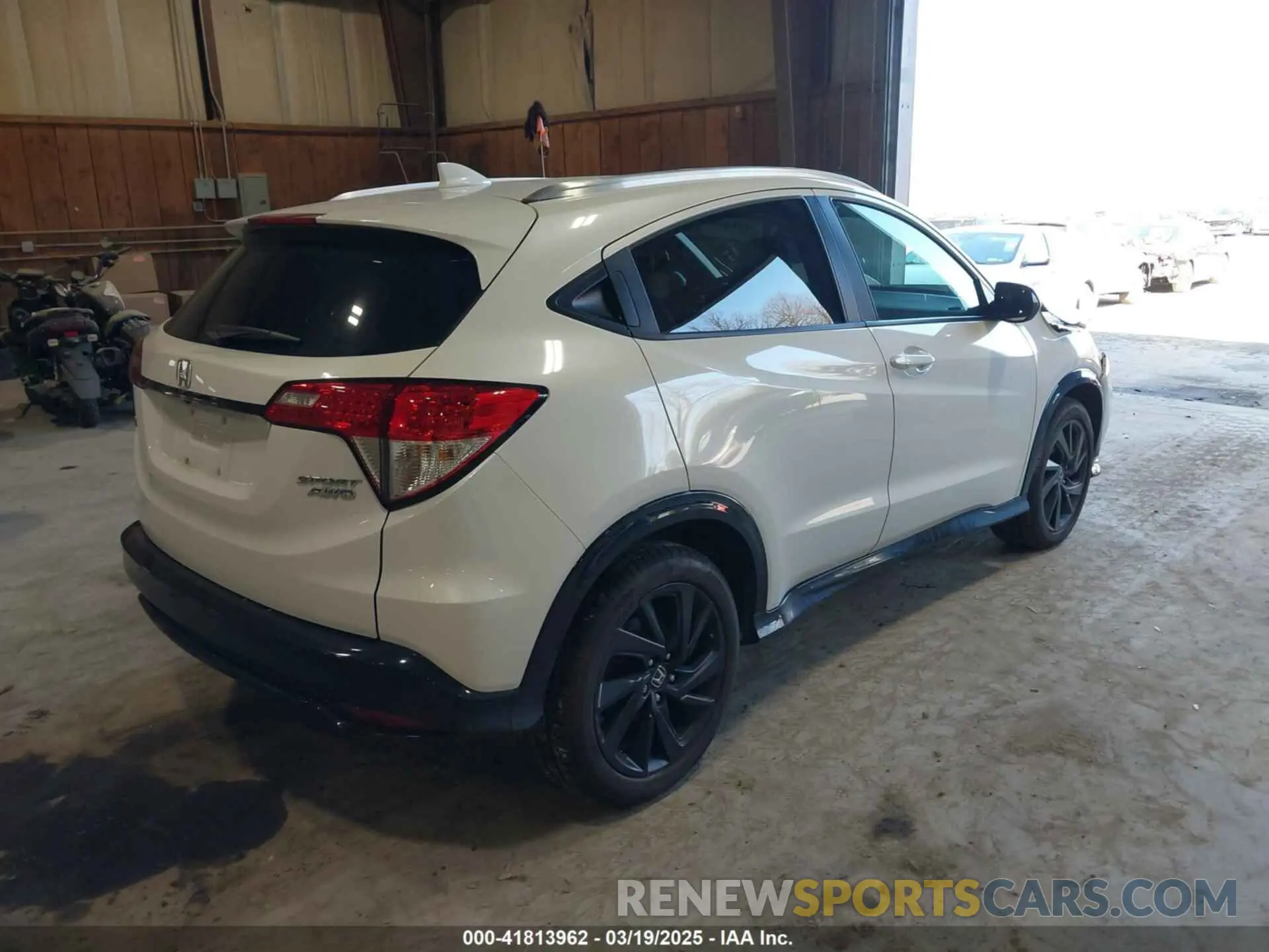 4 Photograph of a damaged car 3CZRU6H12NM753653 HONDA HR-V 2022