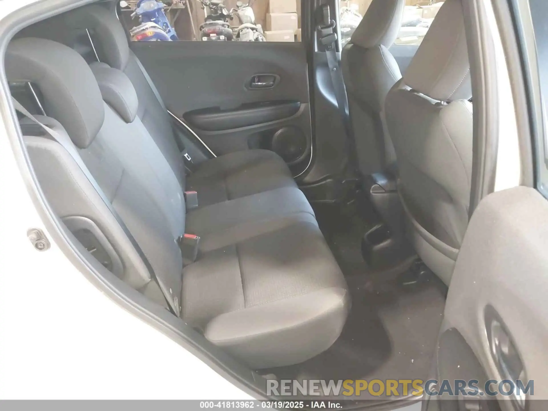 8 Photograph of a damaged car 3CZRU6H12NM753653 HONDA HR-V 2022
