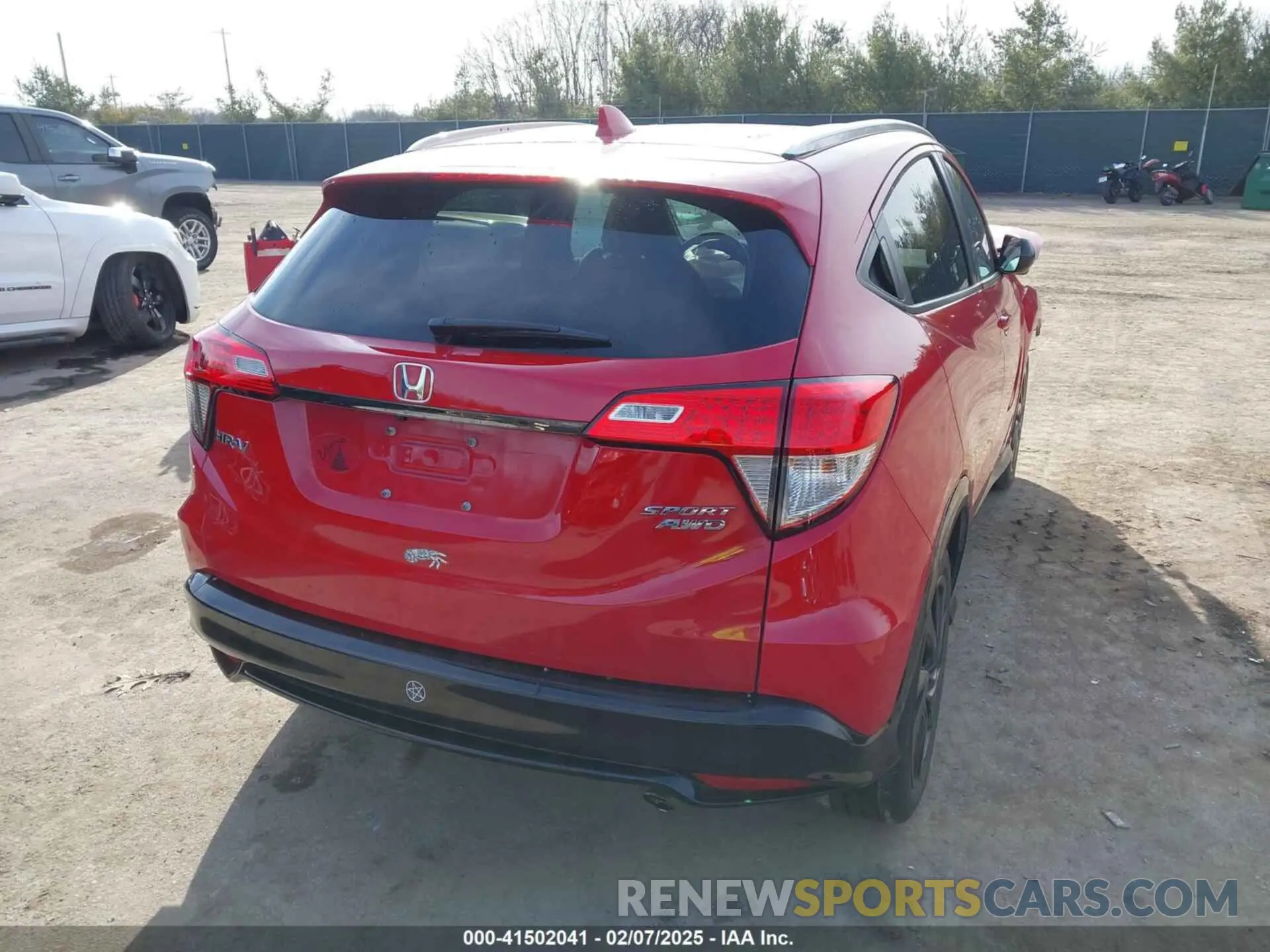 4 Photograph of a damaged car 3CZRU6H13NM721634 HONDA HR-V 2022